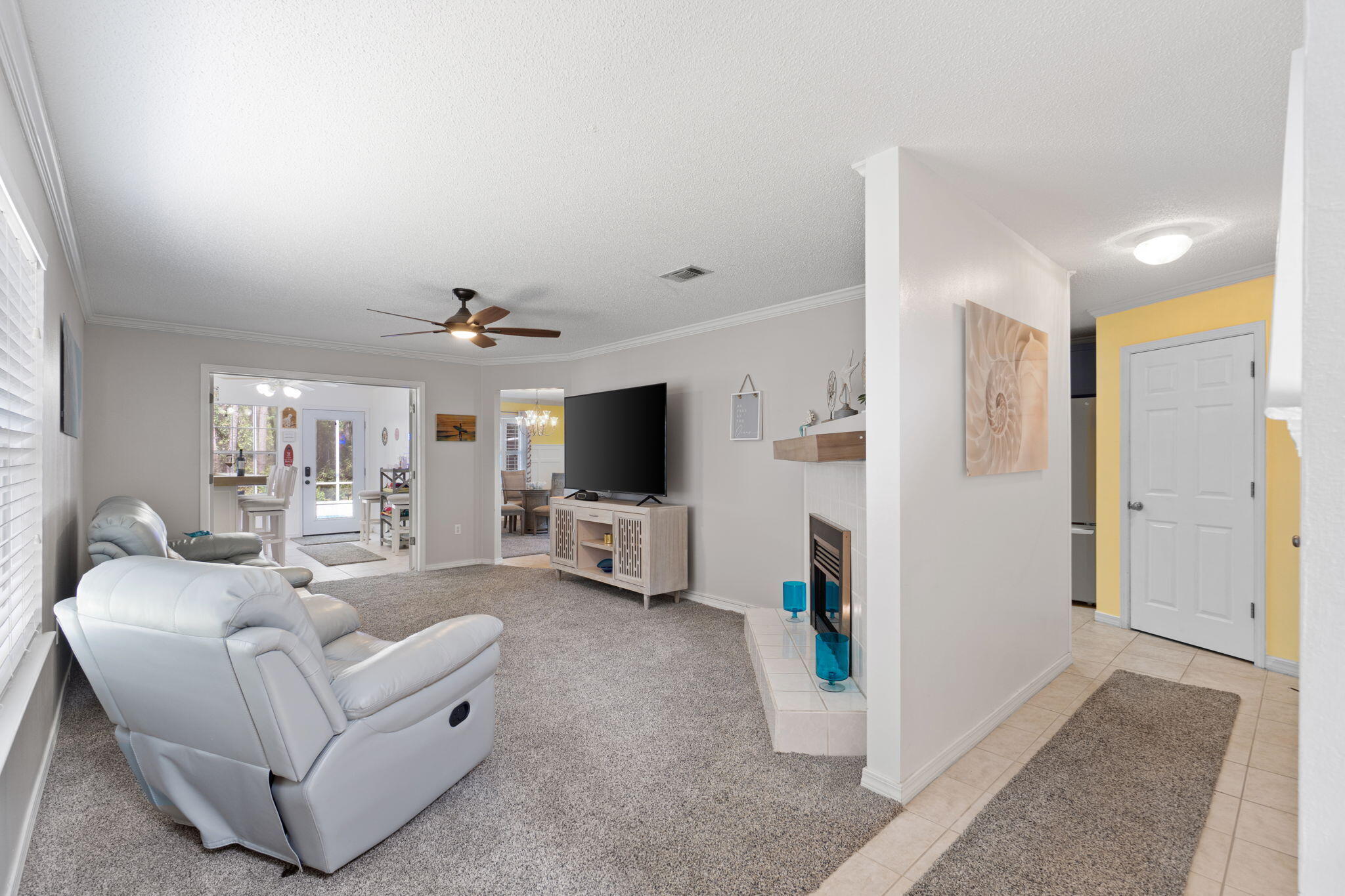 TWIN LAKES - Residential