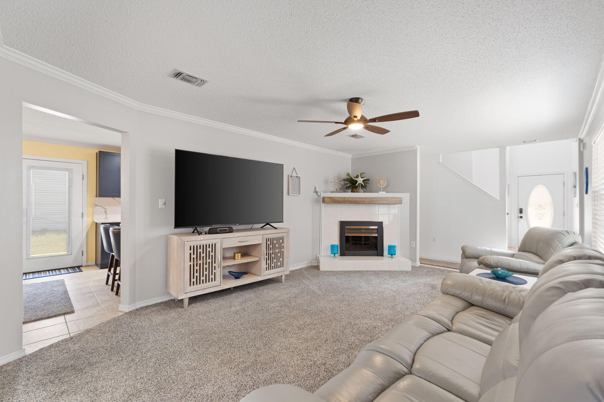 TWIN LAKES - Residential
