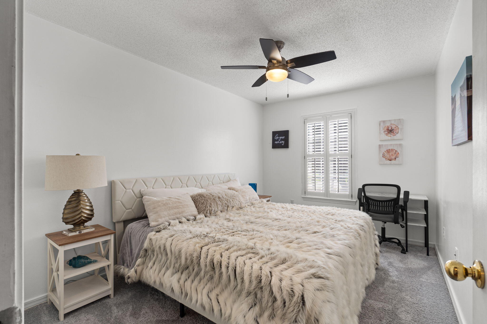 TWIN LAKES - Residential