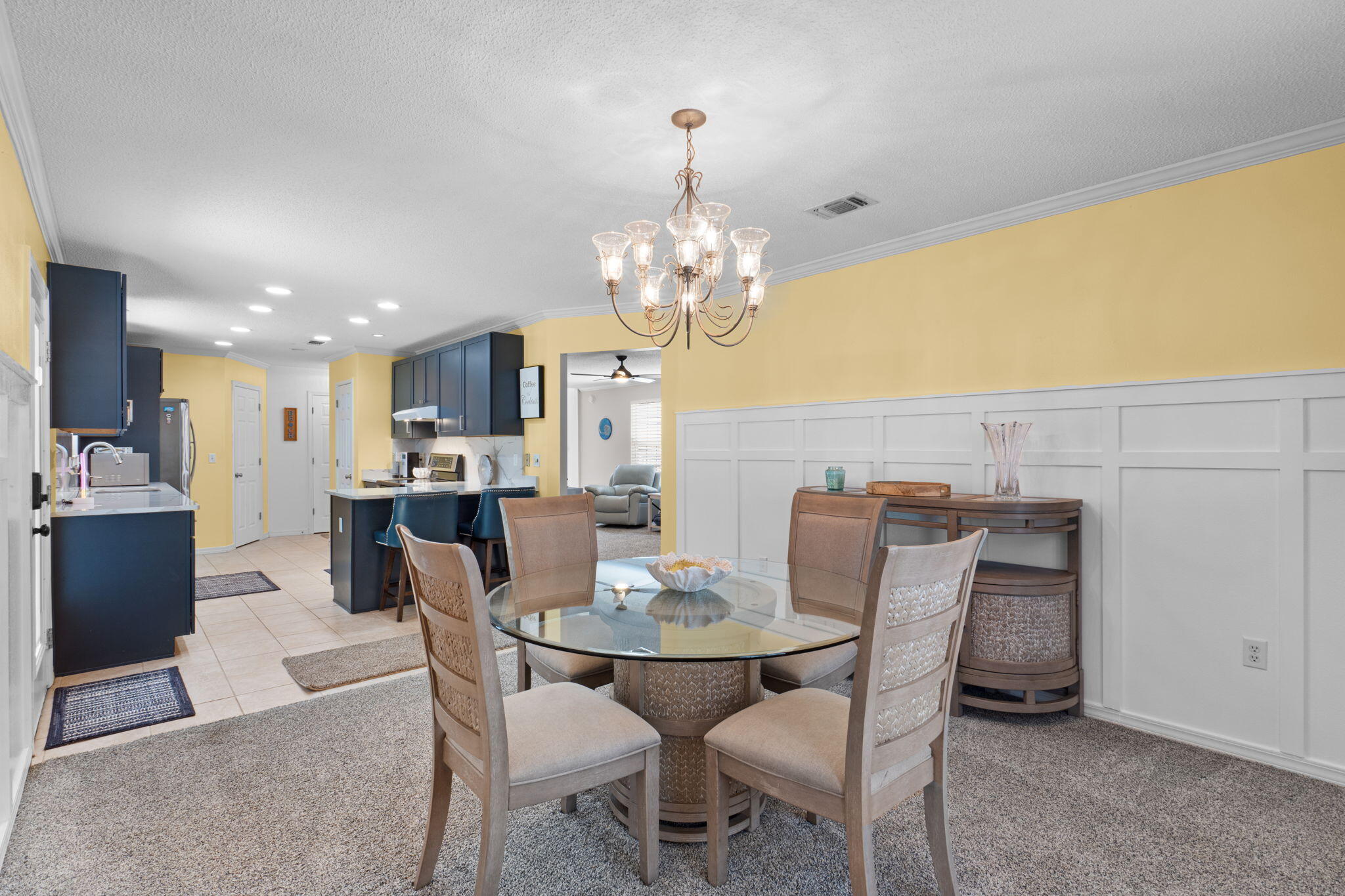 TWIN LAKES - Residential