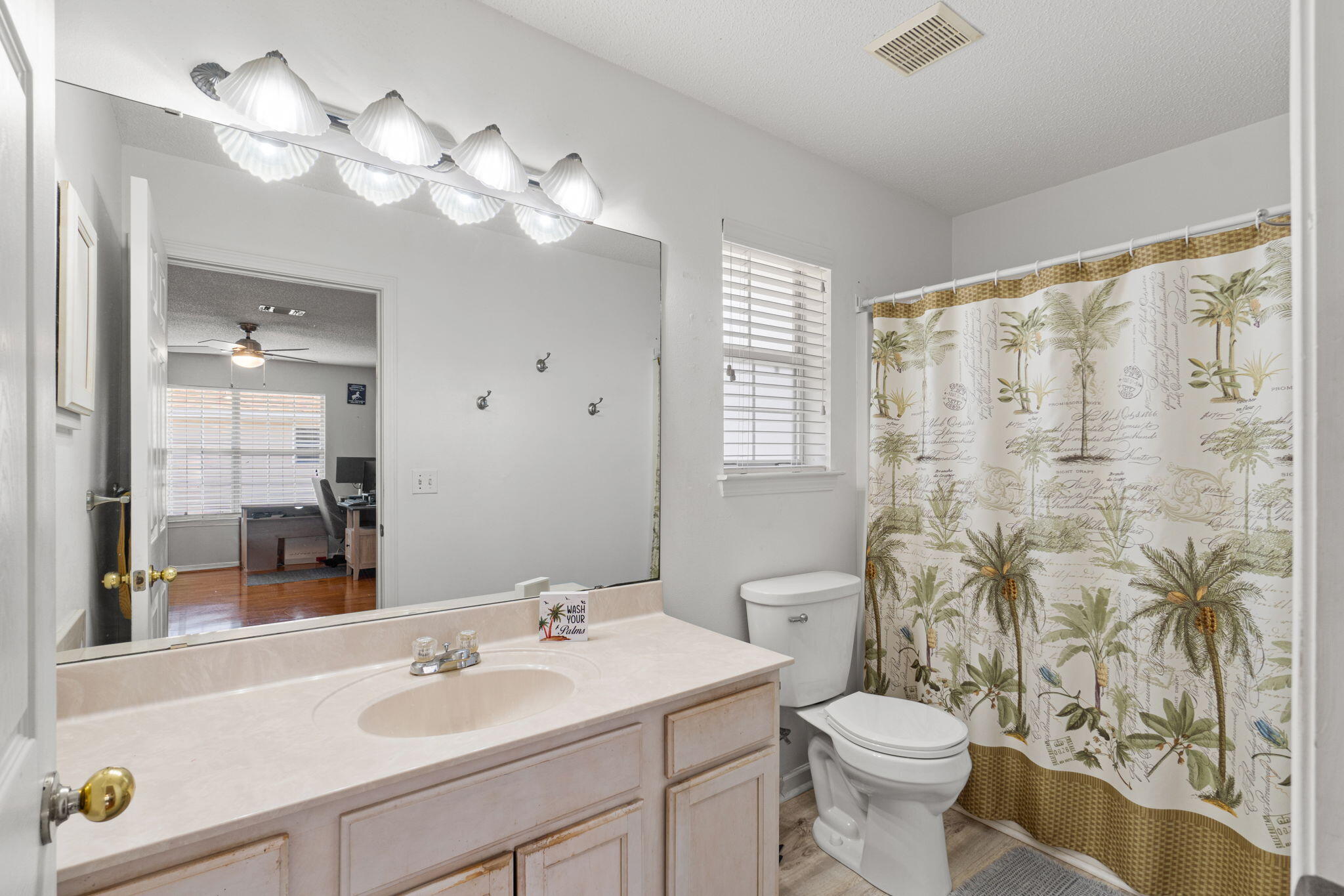 TWIN LAKES - Residential