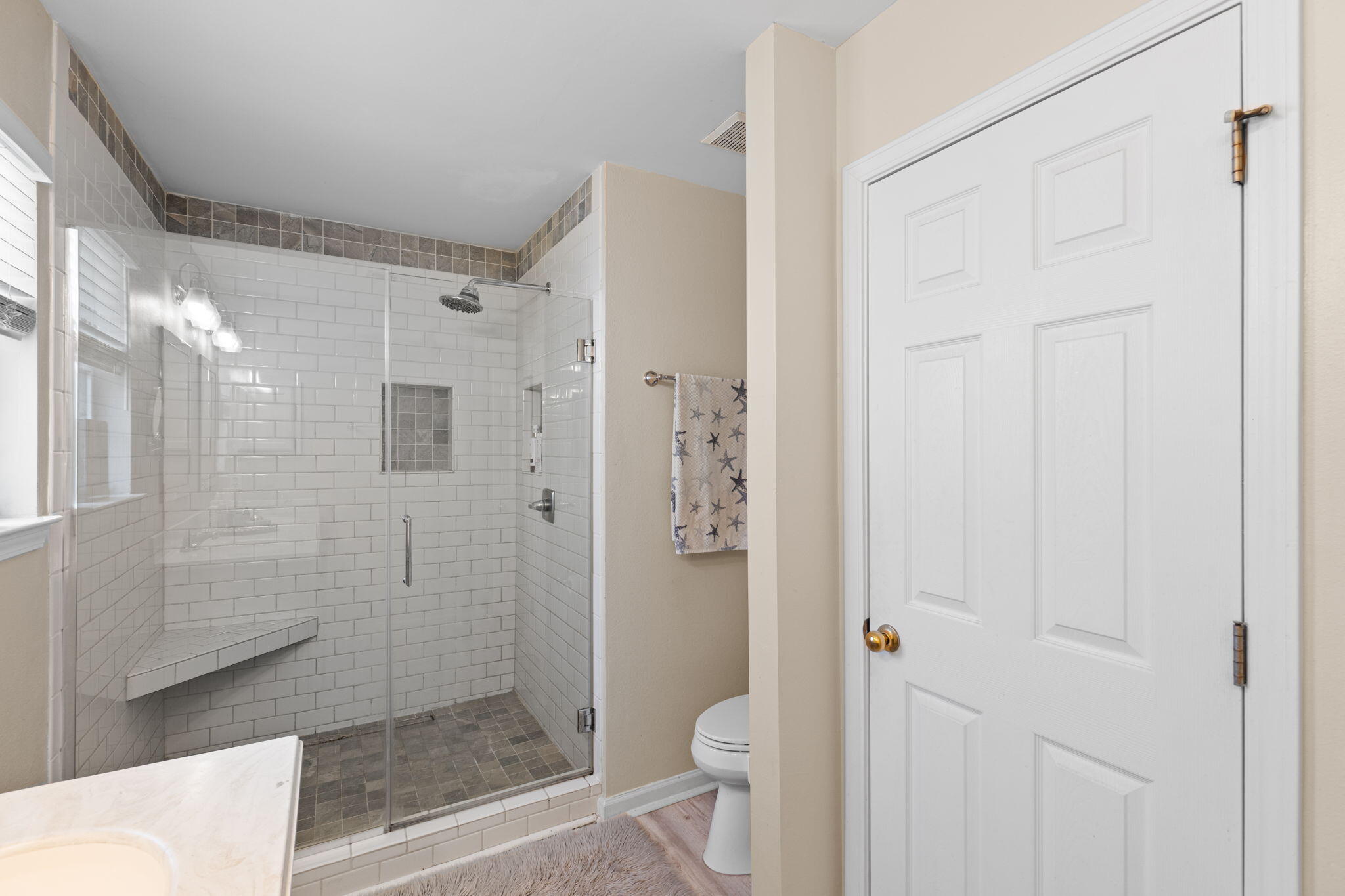 TWIN LAKES - Residential
