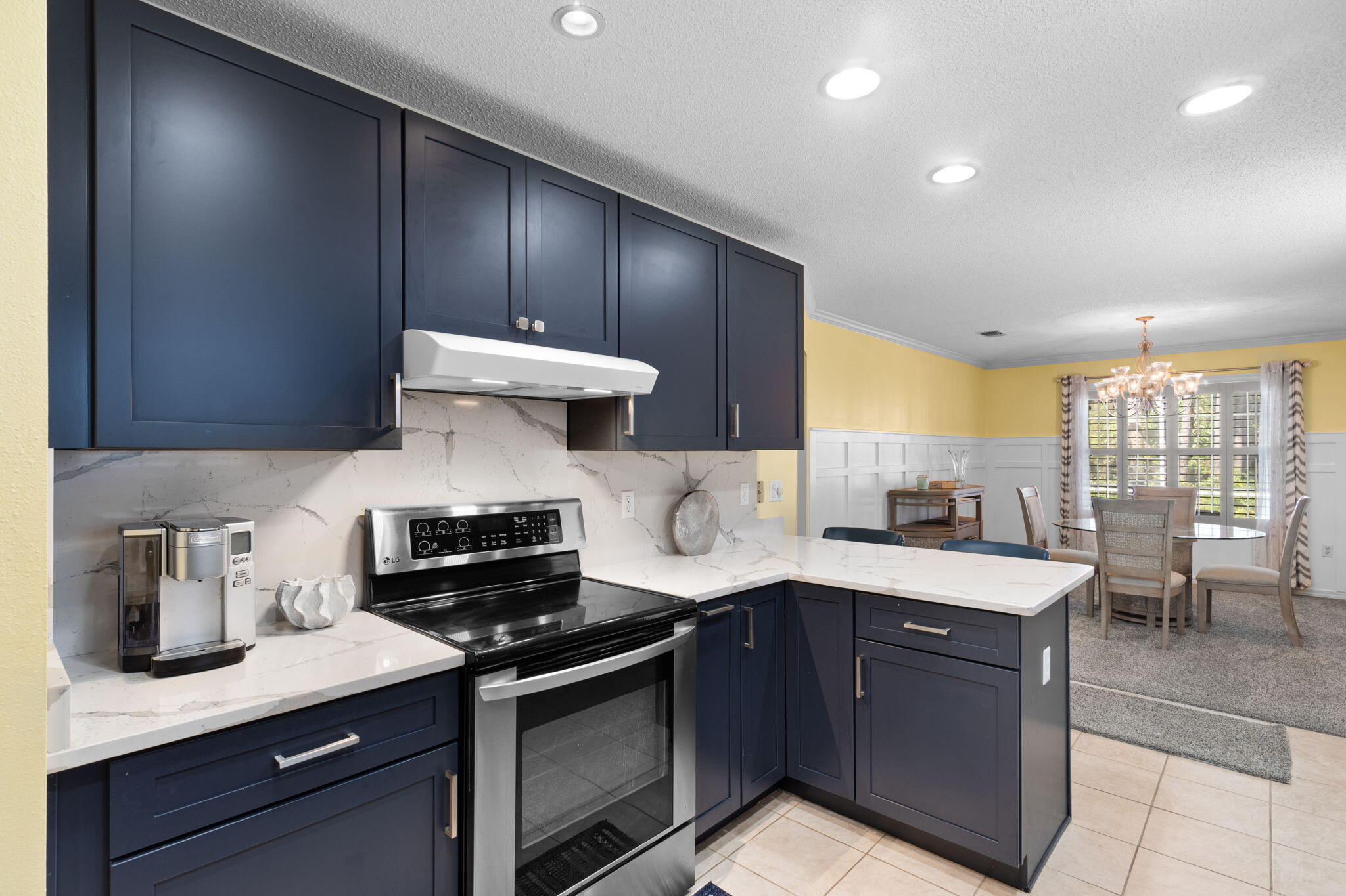 TWIN LAKES - Residential