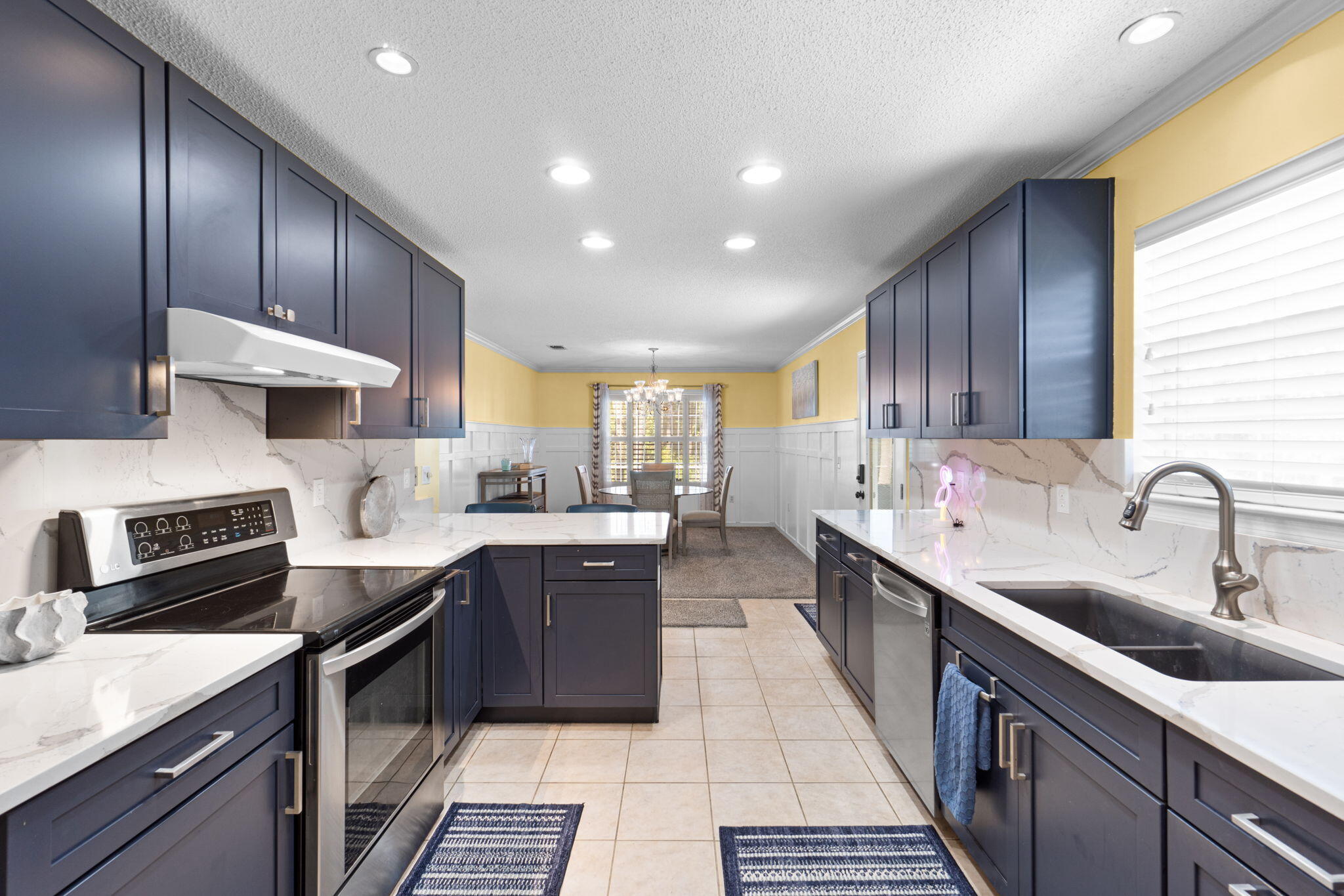 TWIN LAKES - Residential