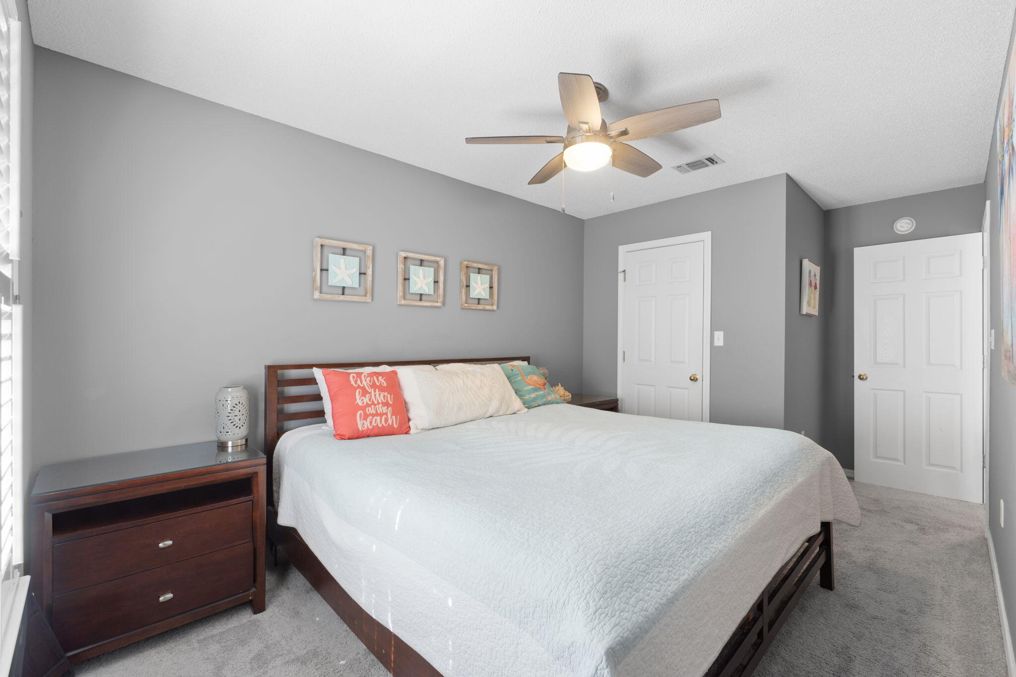TWIN LAKES - Residential