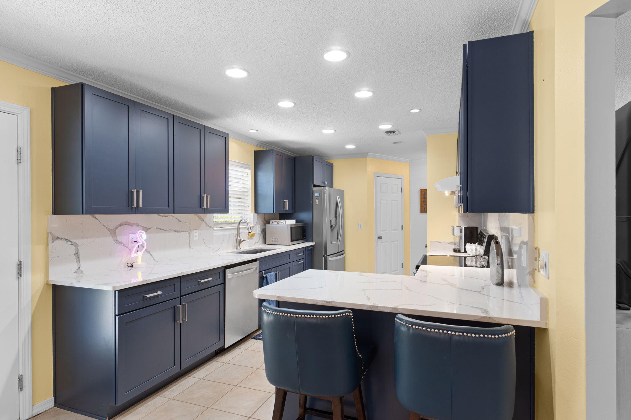 TWIN LAKES - Residential