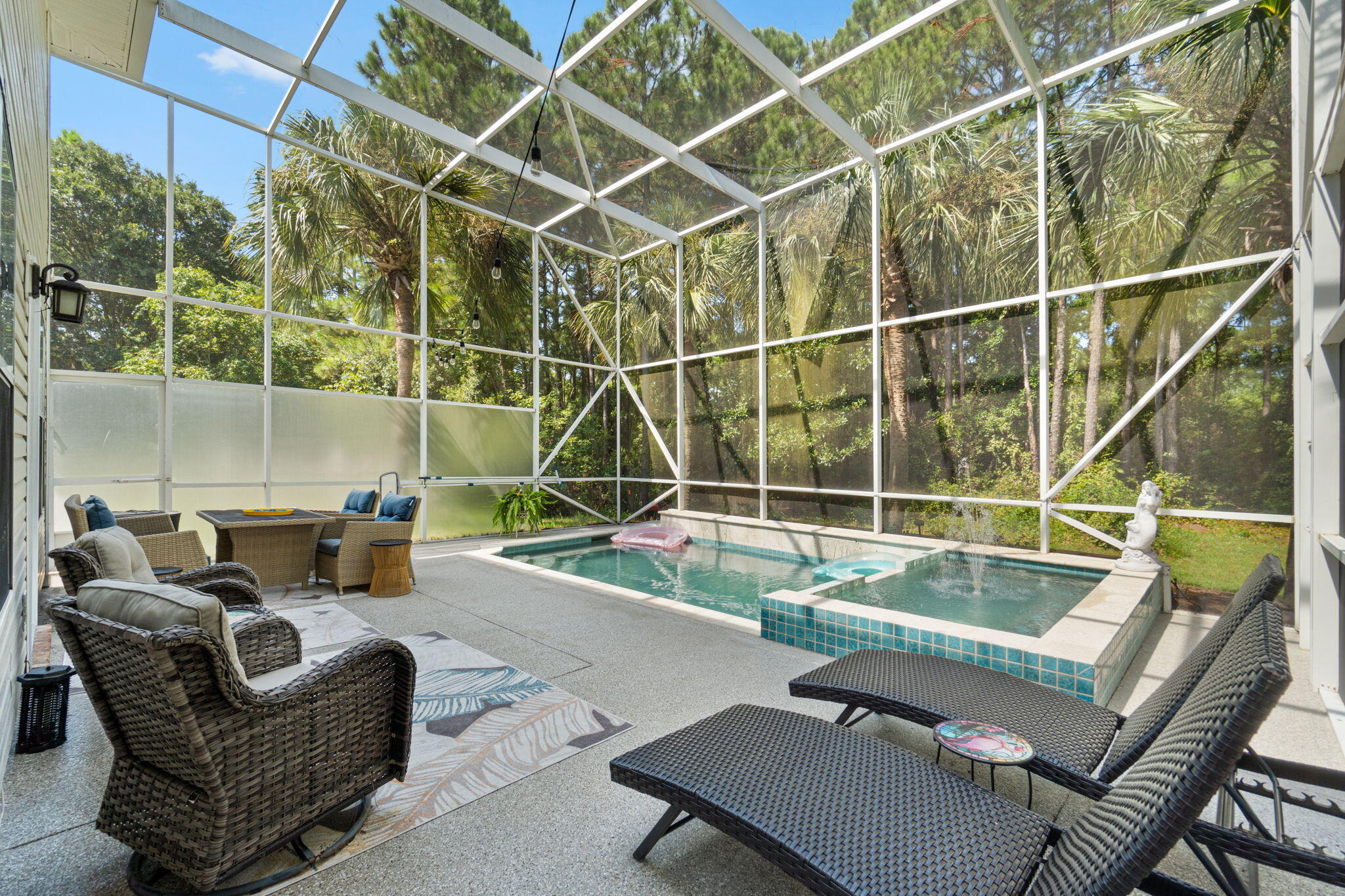 TWIN LAKES - Residential