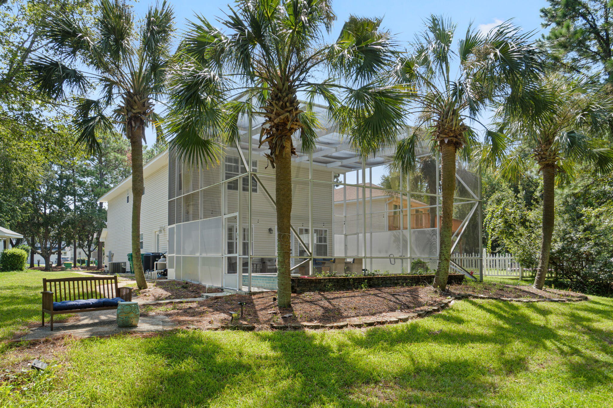 TWIN LAKES - Residential
