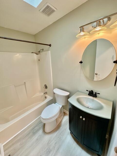 TIMBERLAKE ESTATES 1ST ADDN - Residential Lease