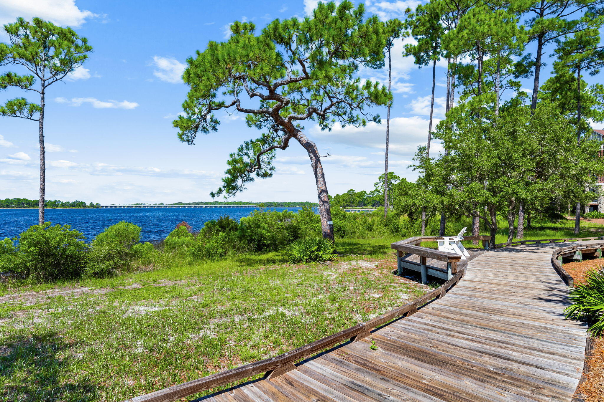 WILD HERON LAKESIDE LODGE - Residential