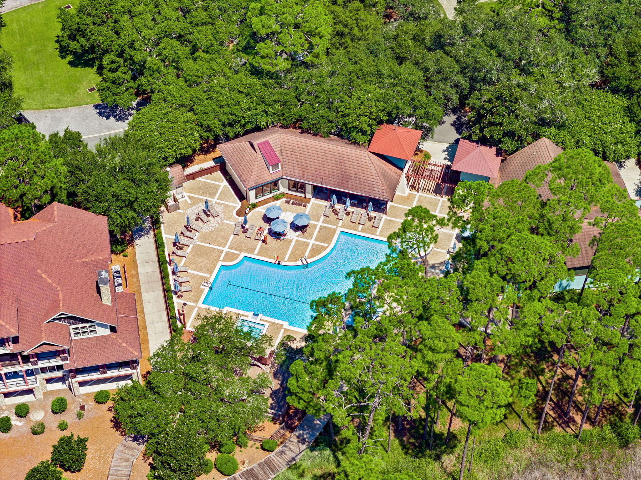 WILD HERON LAKESIDE LODGE - Residential