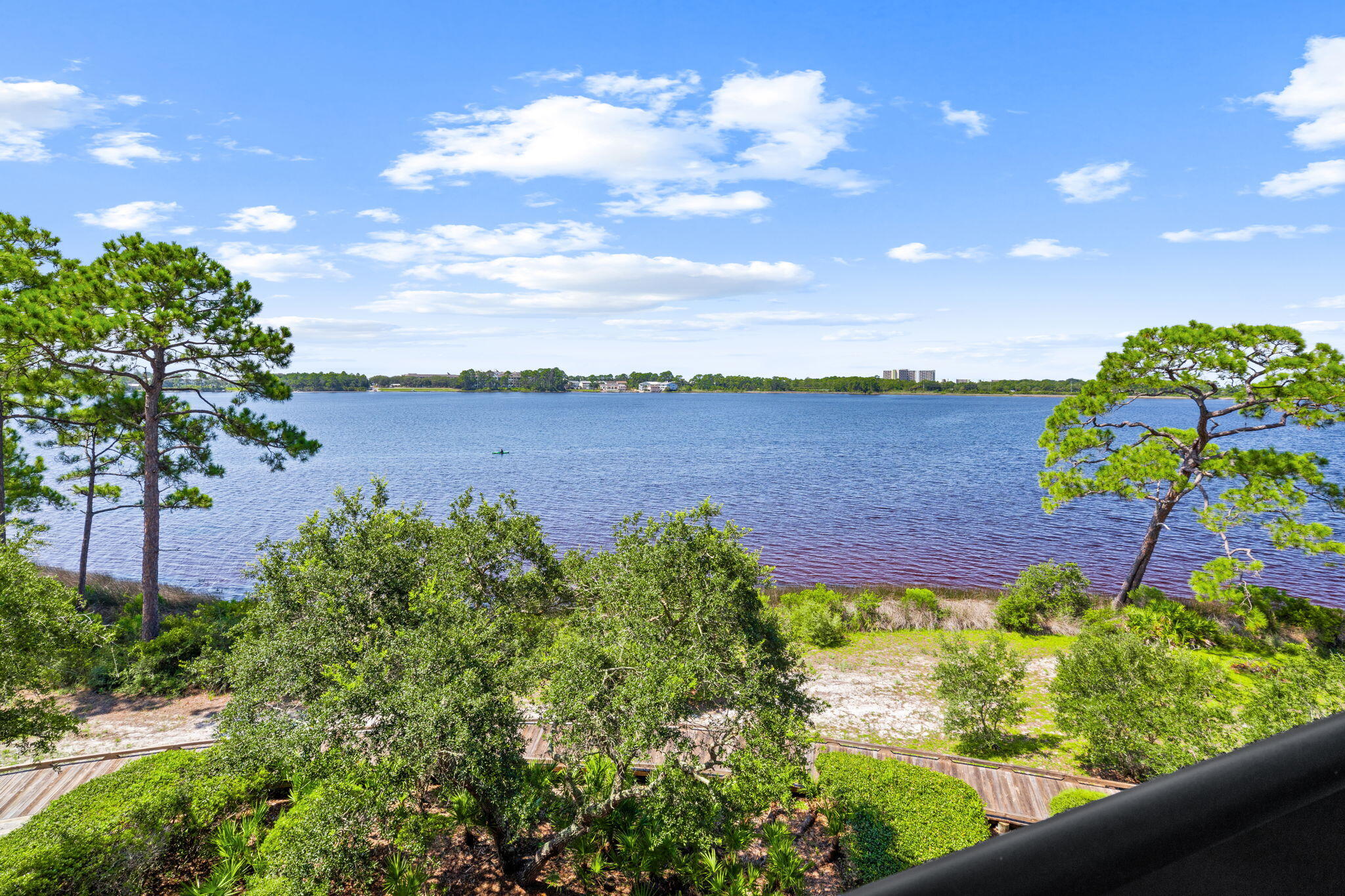 WILD HERON LAKESIDE LODGE - Residential