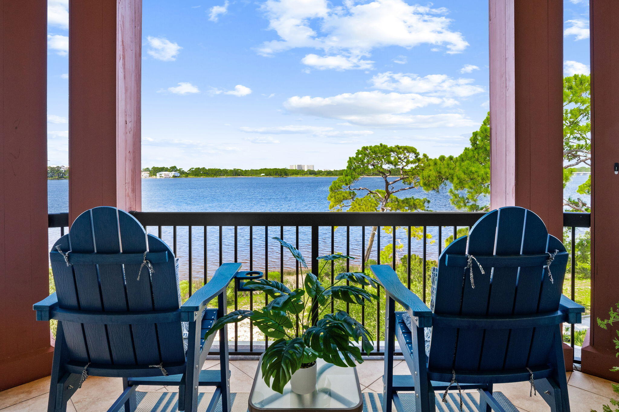 WILD HERON LAKESIDE LODGE - Residential