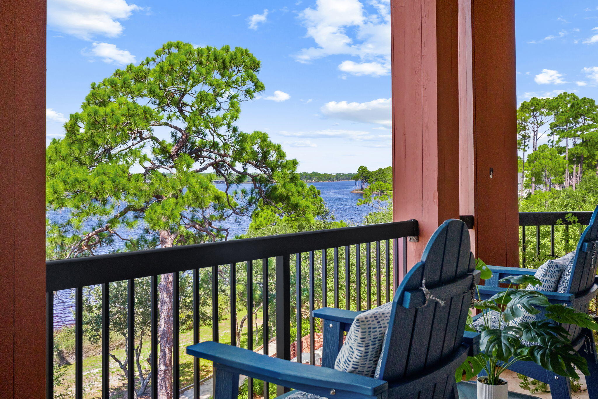 WILD HERON LAKESIDE LODGE - Residential