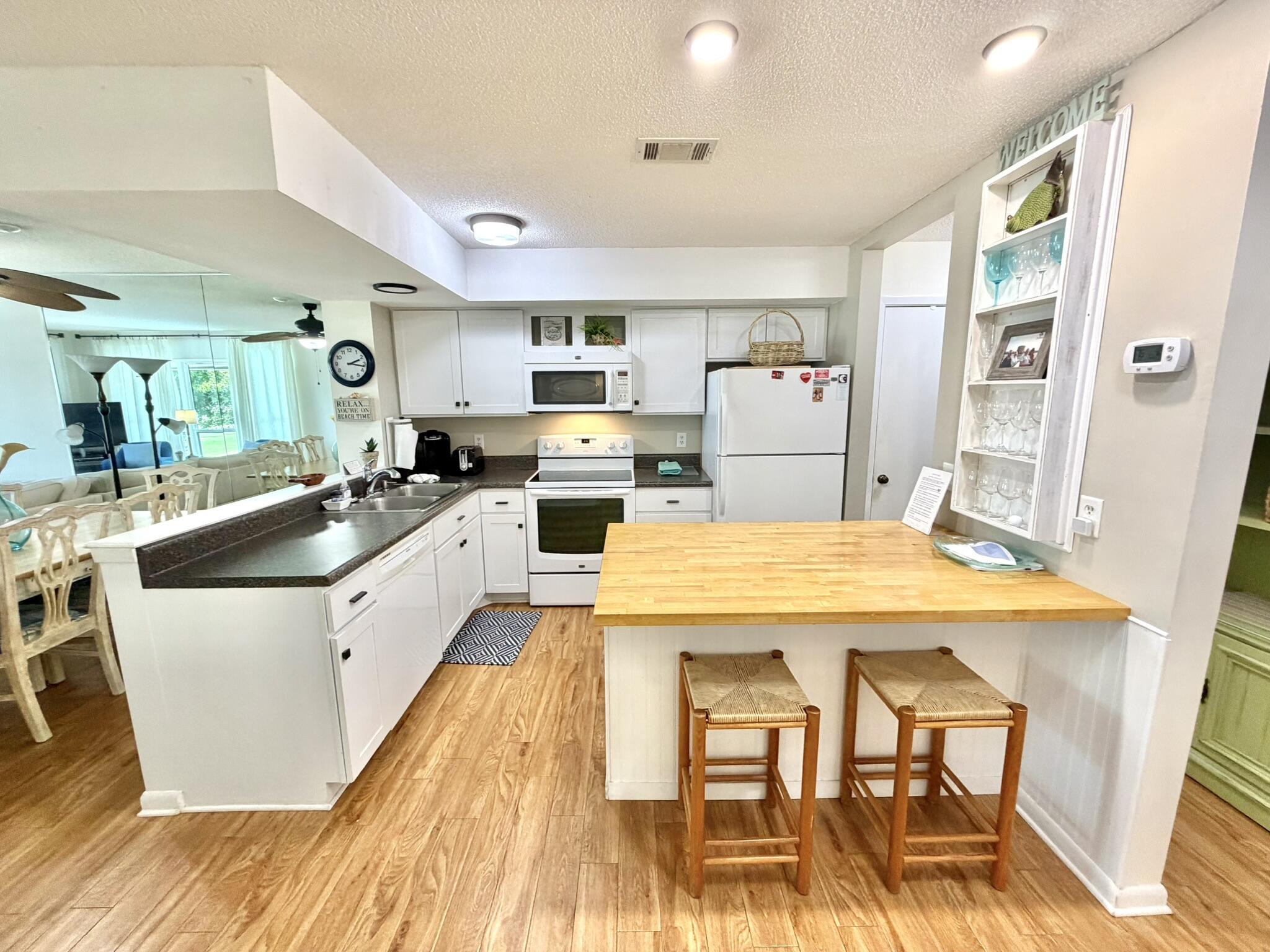 HARBOUR POINTE - Residential