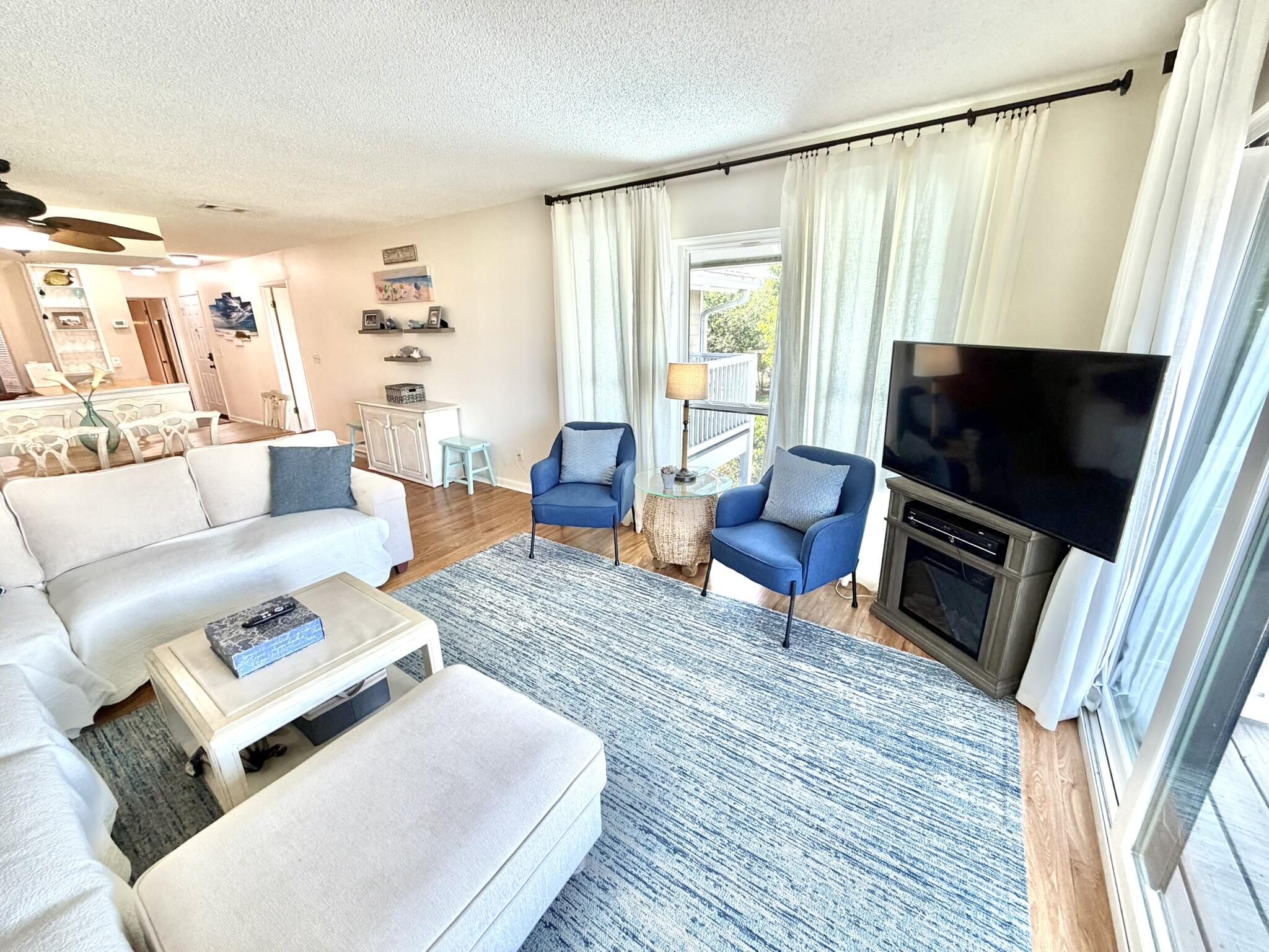 HARBOUR POINTE - Residential