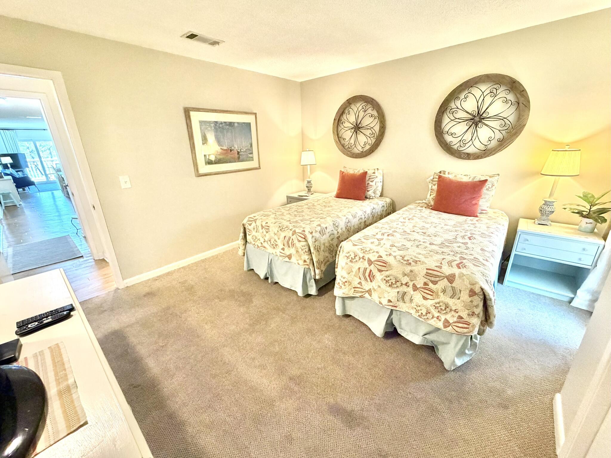 HARBOUR POINTE - Residential