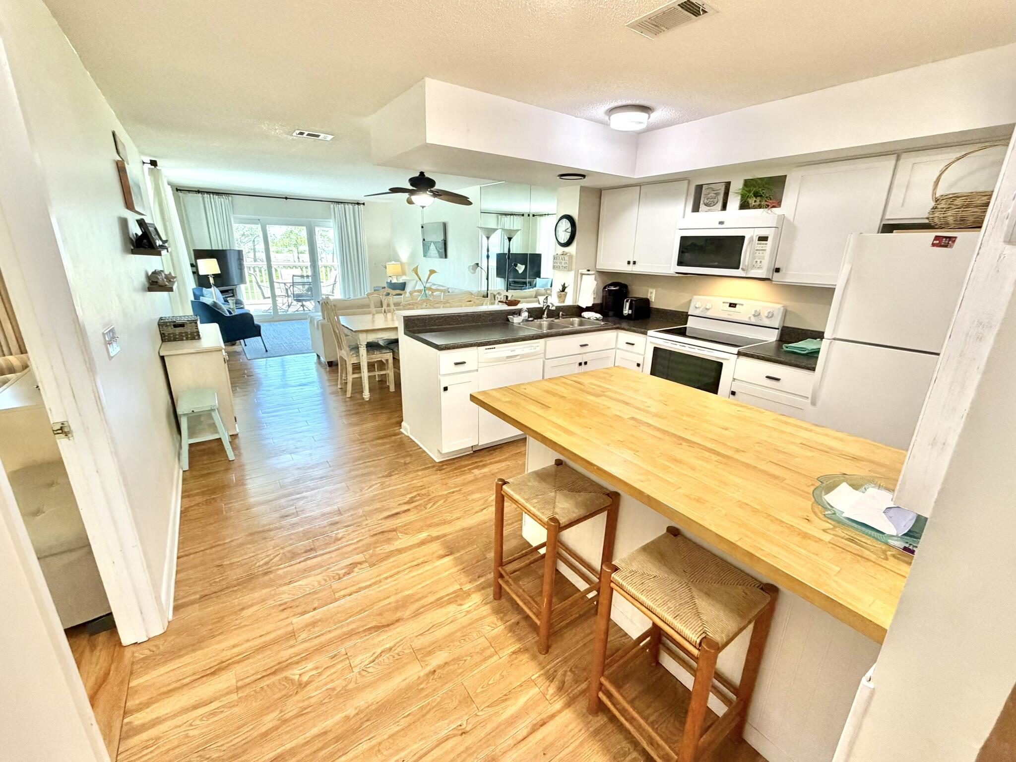 HARBOUR POINTE - Residential