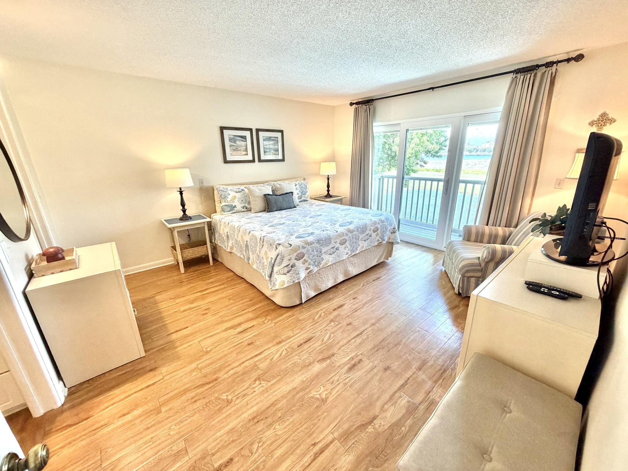 HARBOUR POINTE - Residential