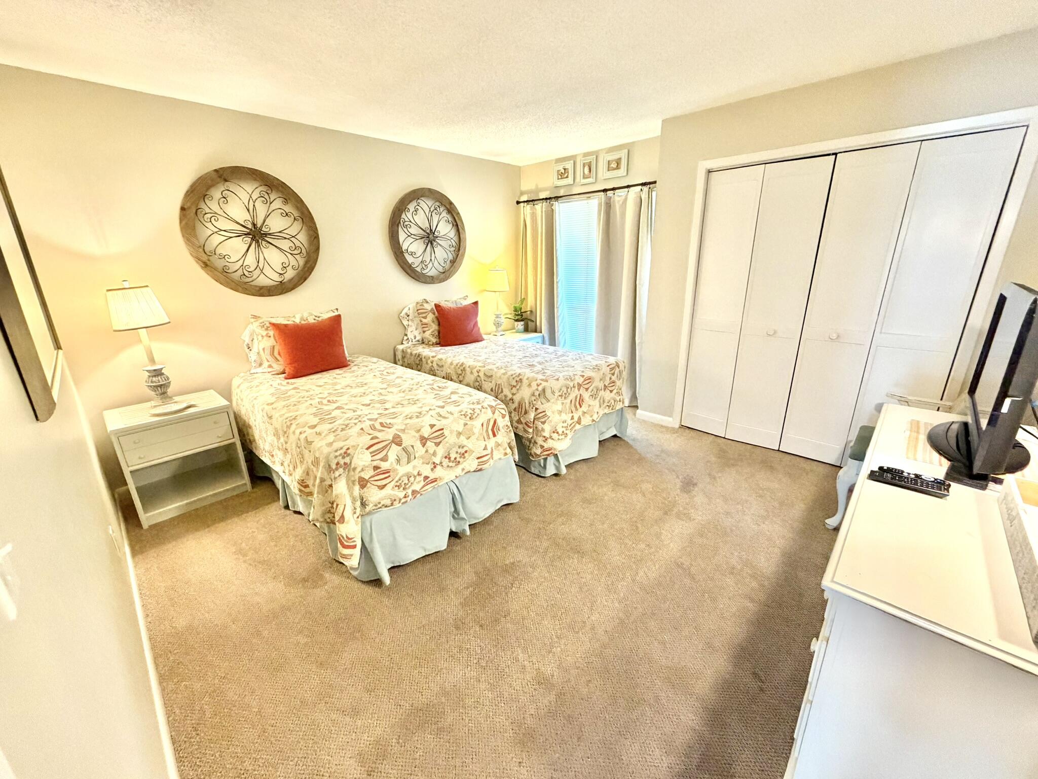 HARBOUR POINTE - Residential