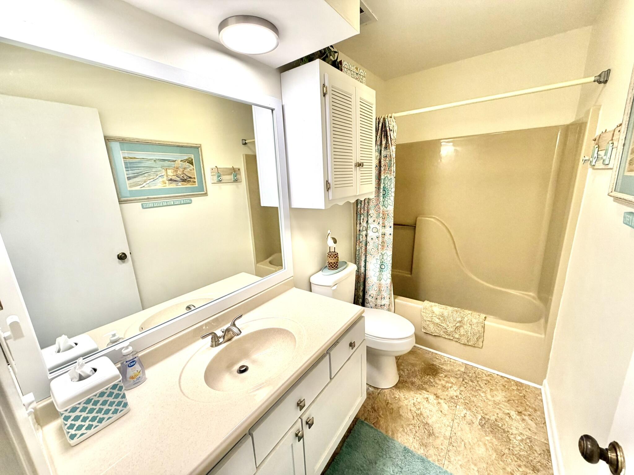 HARBOUR POINTE - Residential