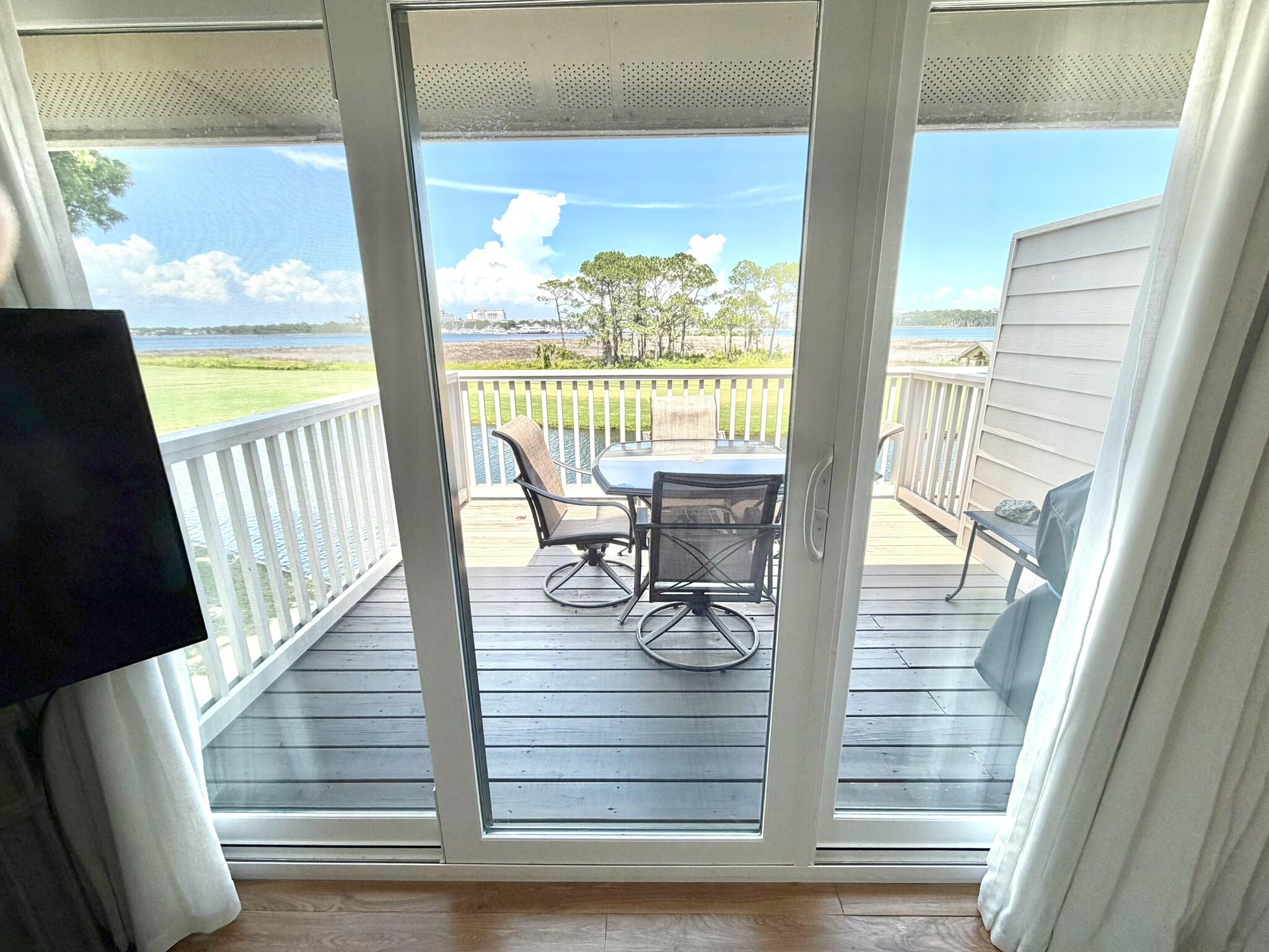 HARBOUR POINTE - Residential