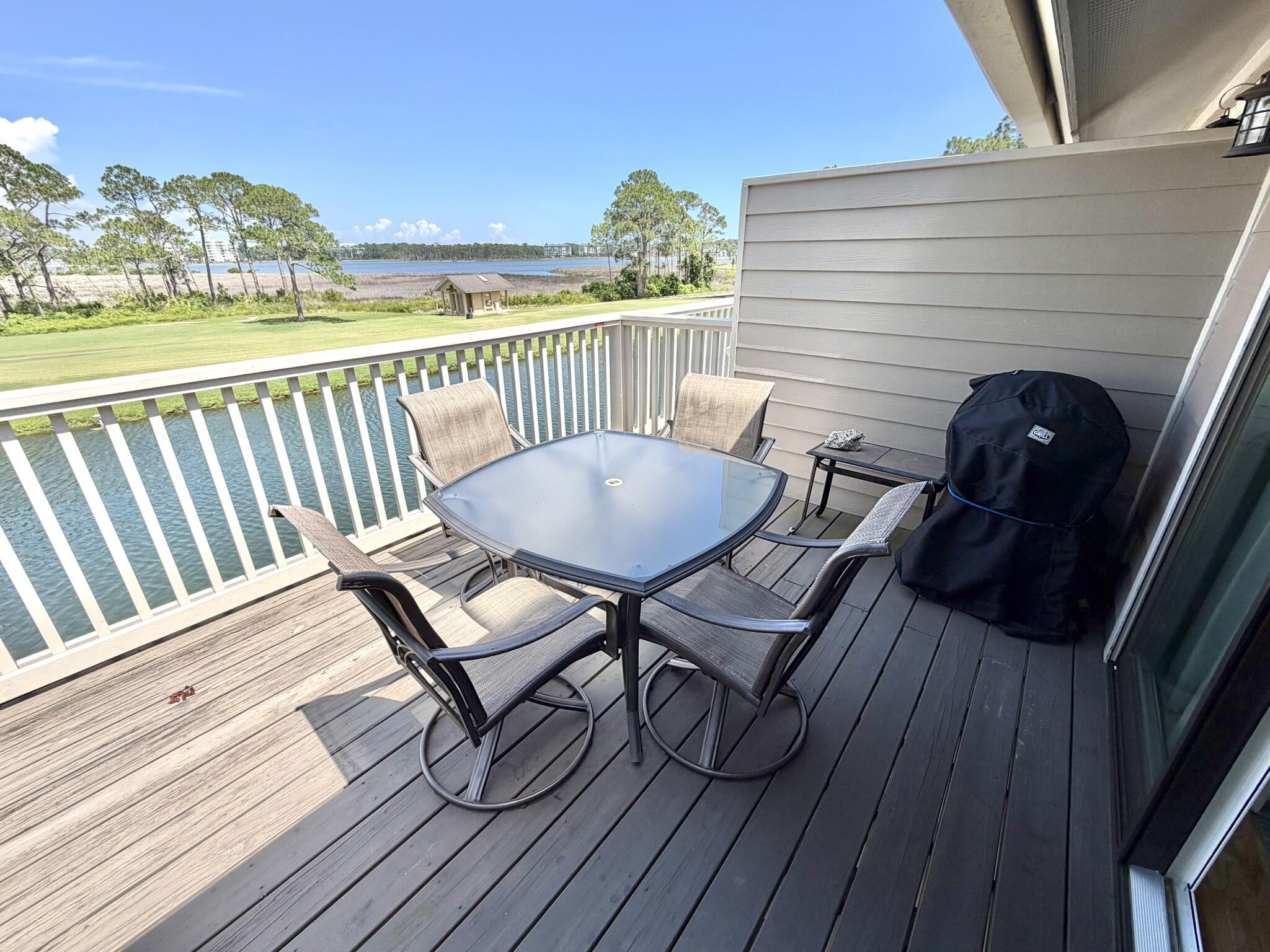 HARBOUR POINTE - Residential