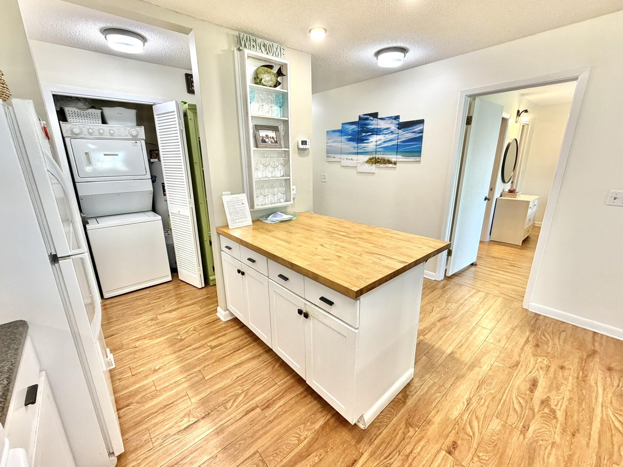 HARBOUR POINTE - Residential