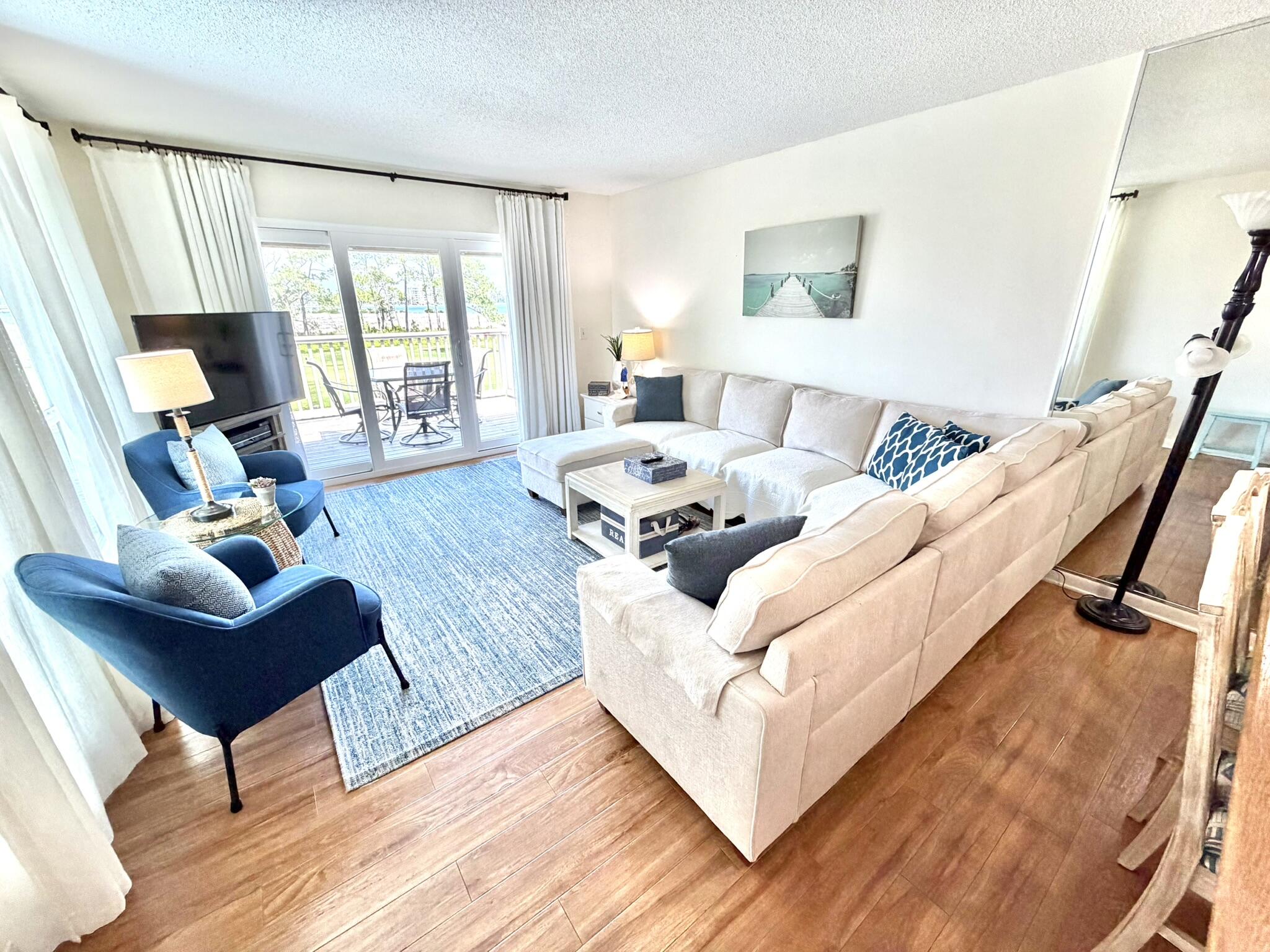 HARBOUR POINTE - Residential