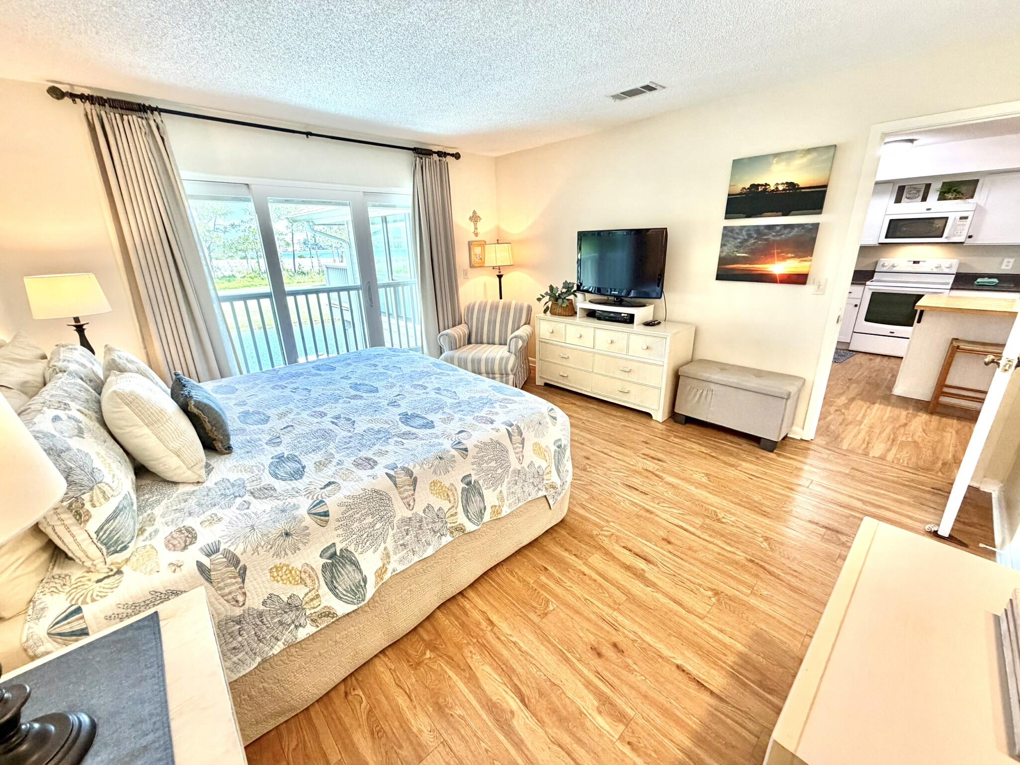 HARBOUR POINTE - Residential