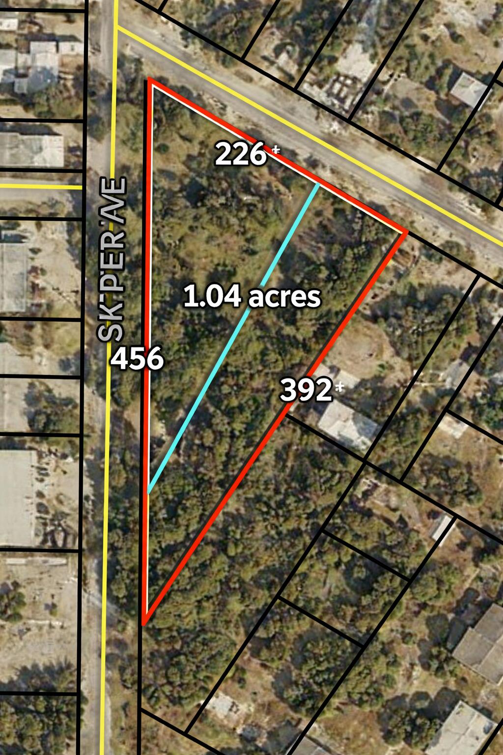Main image without alt text