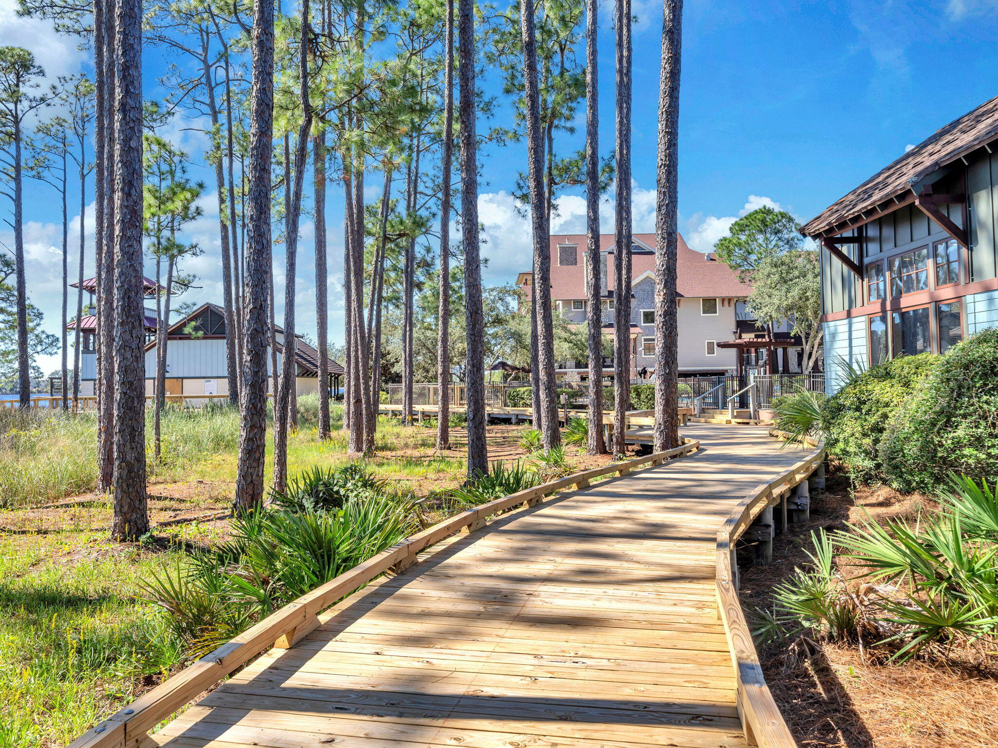 WILD HERON - Residential