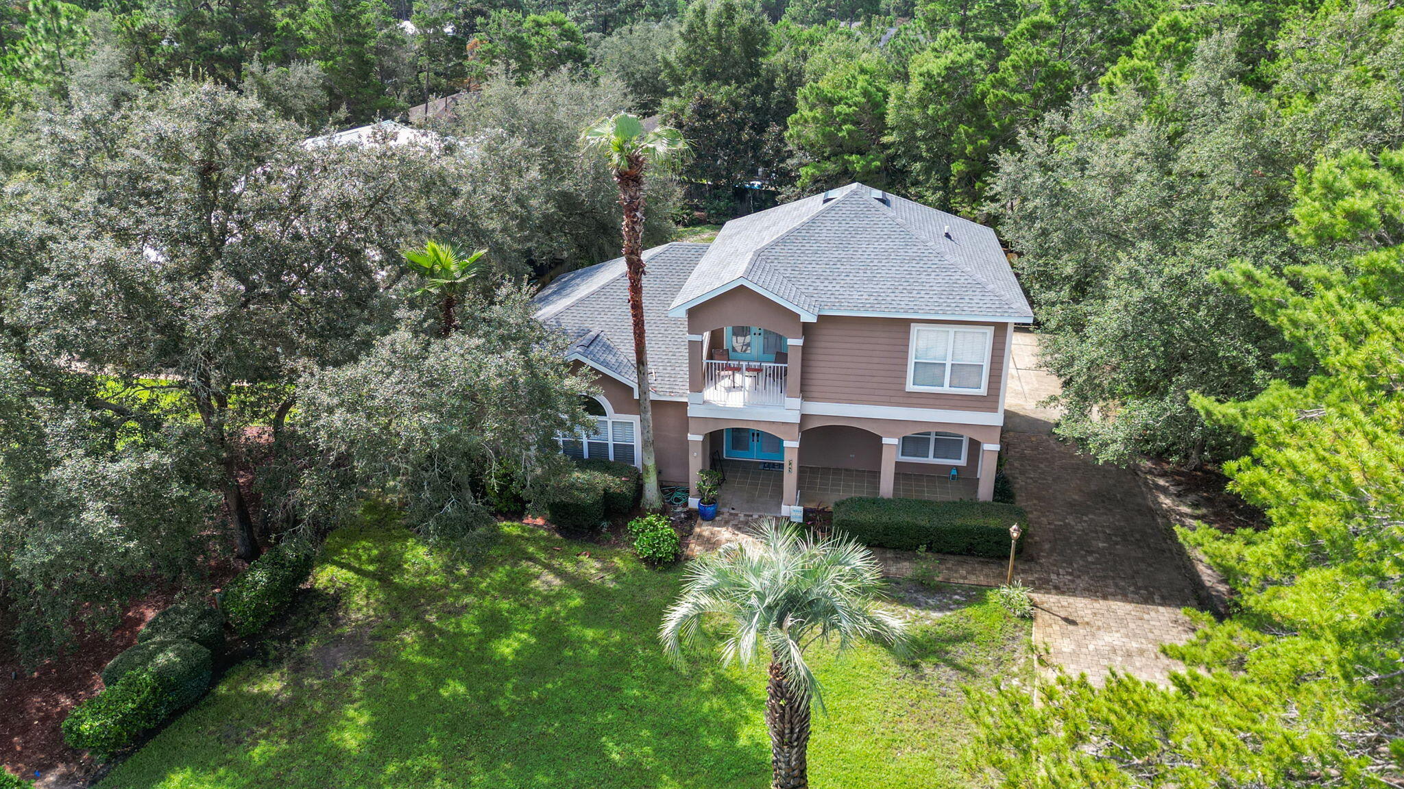 PELICAN BAY - Residential