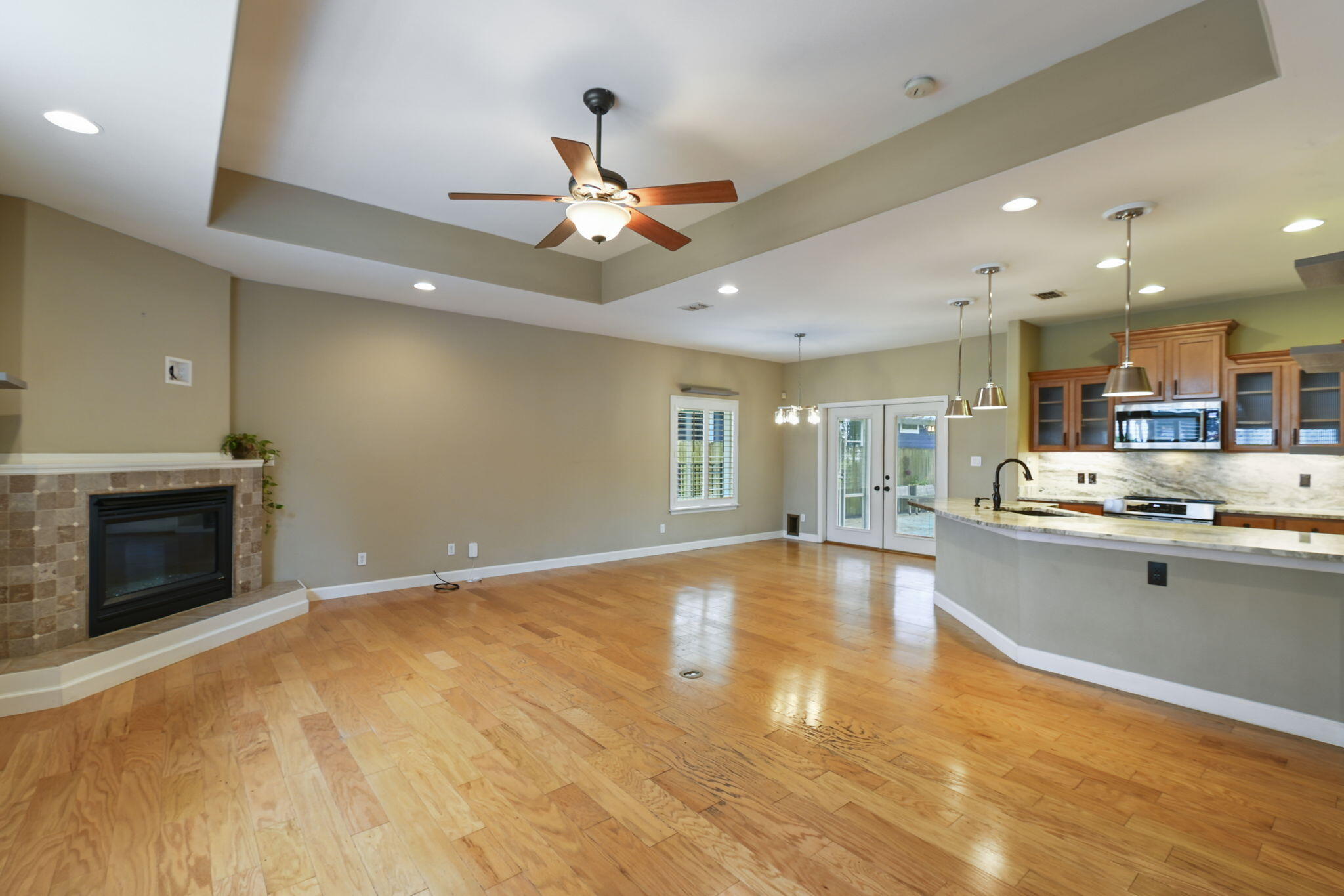 PELICAN BAY - Residential