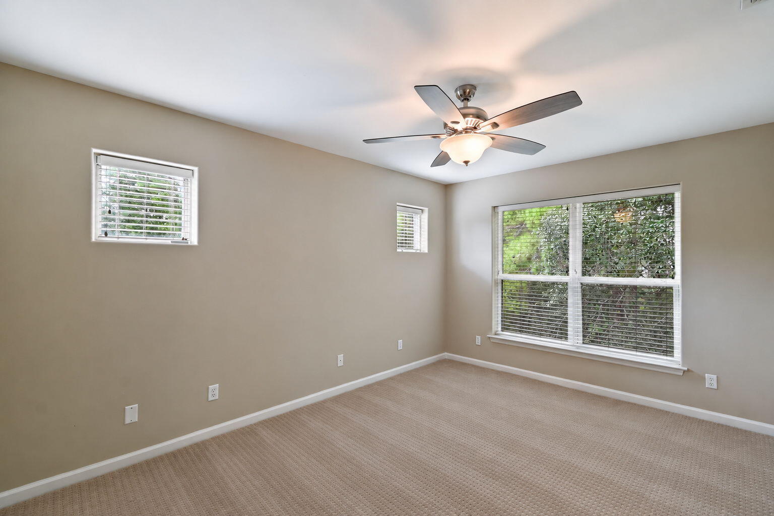 PELICAN BAY - Residential