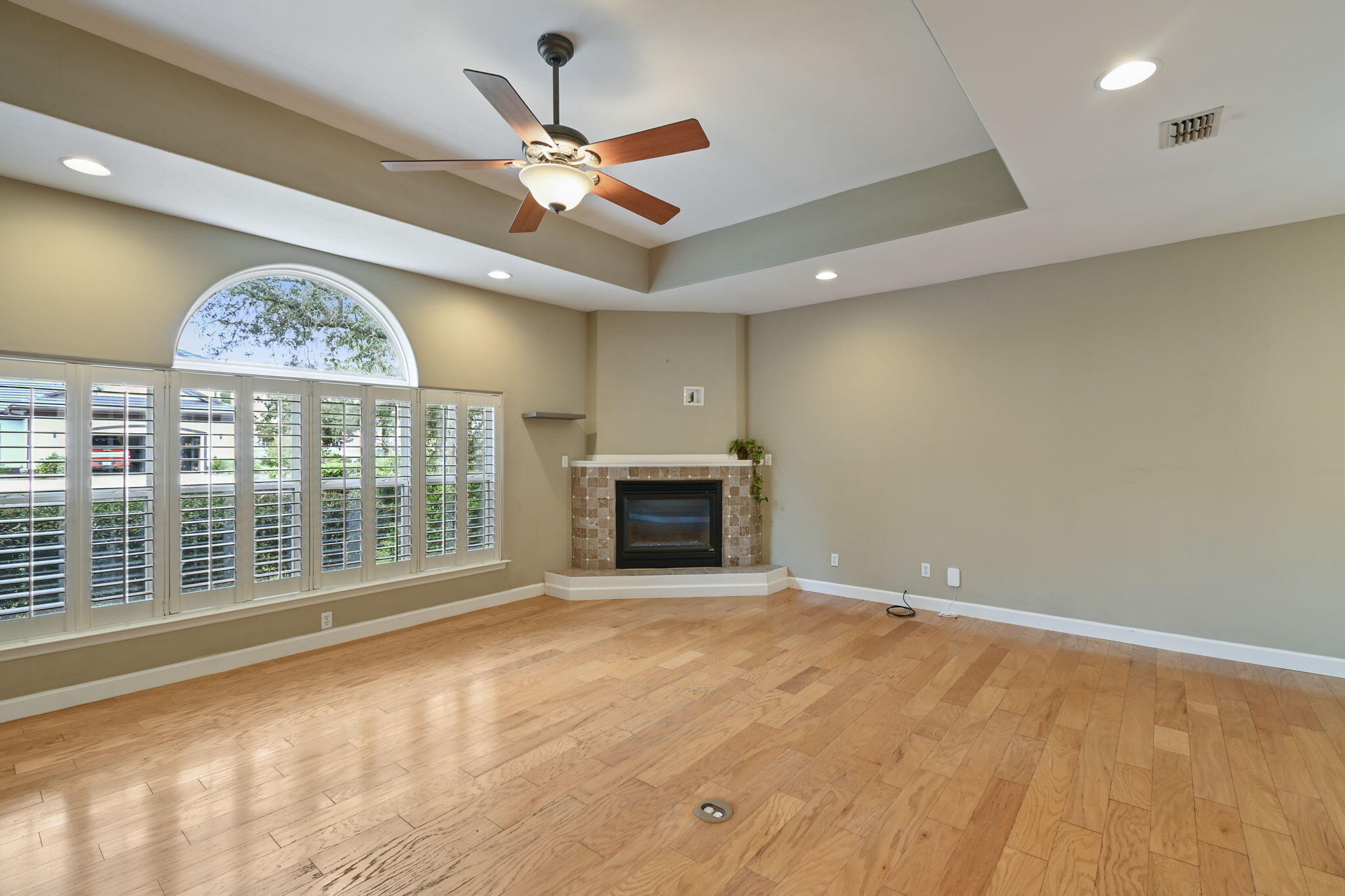 PELICAN BAY - Residential