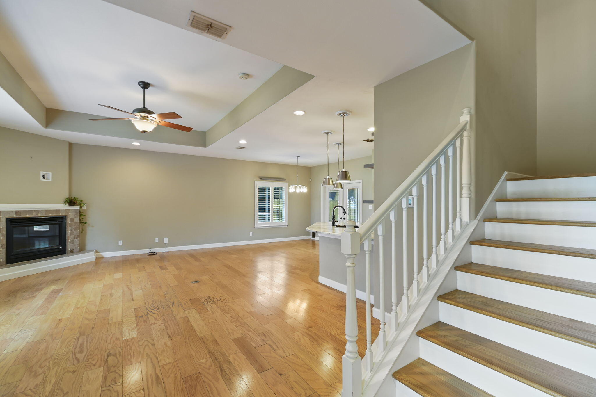 PELICAN BAY - Residential