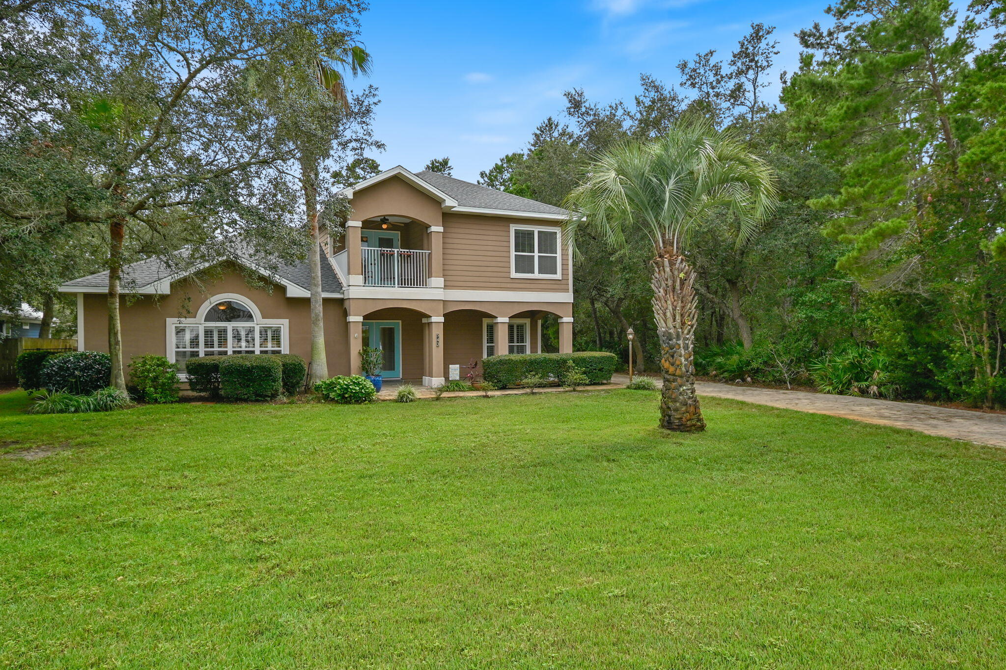 PELICAN BAY - Residential