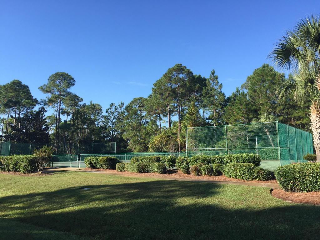 PELICAN BAY - Residential