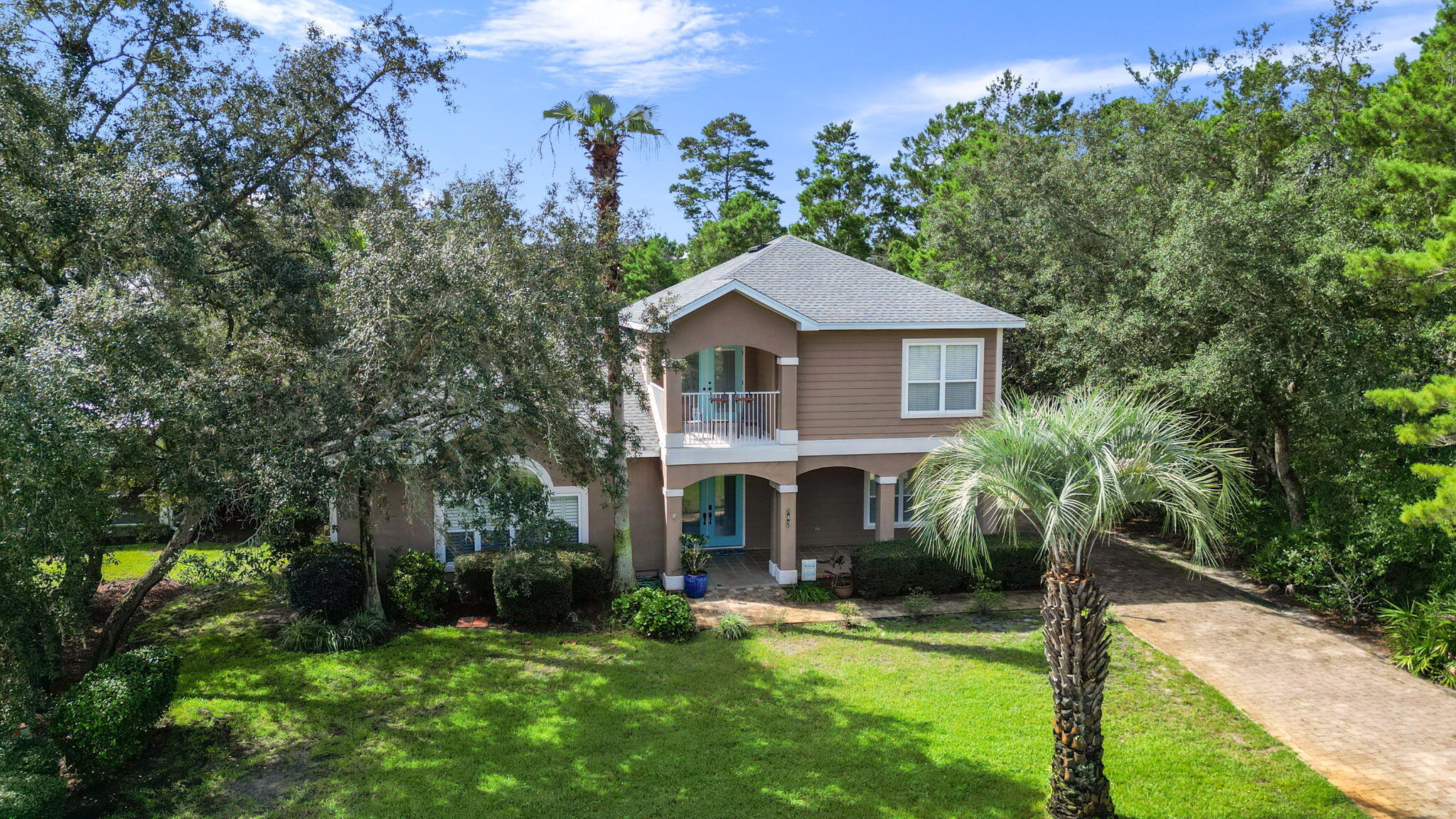 PELICAN BAY - Residential