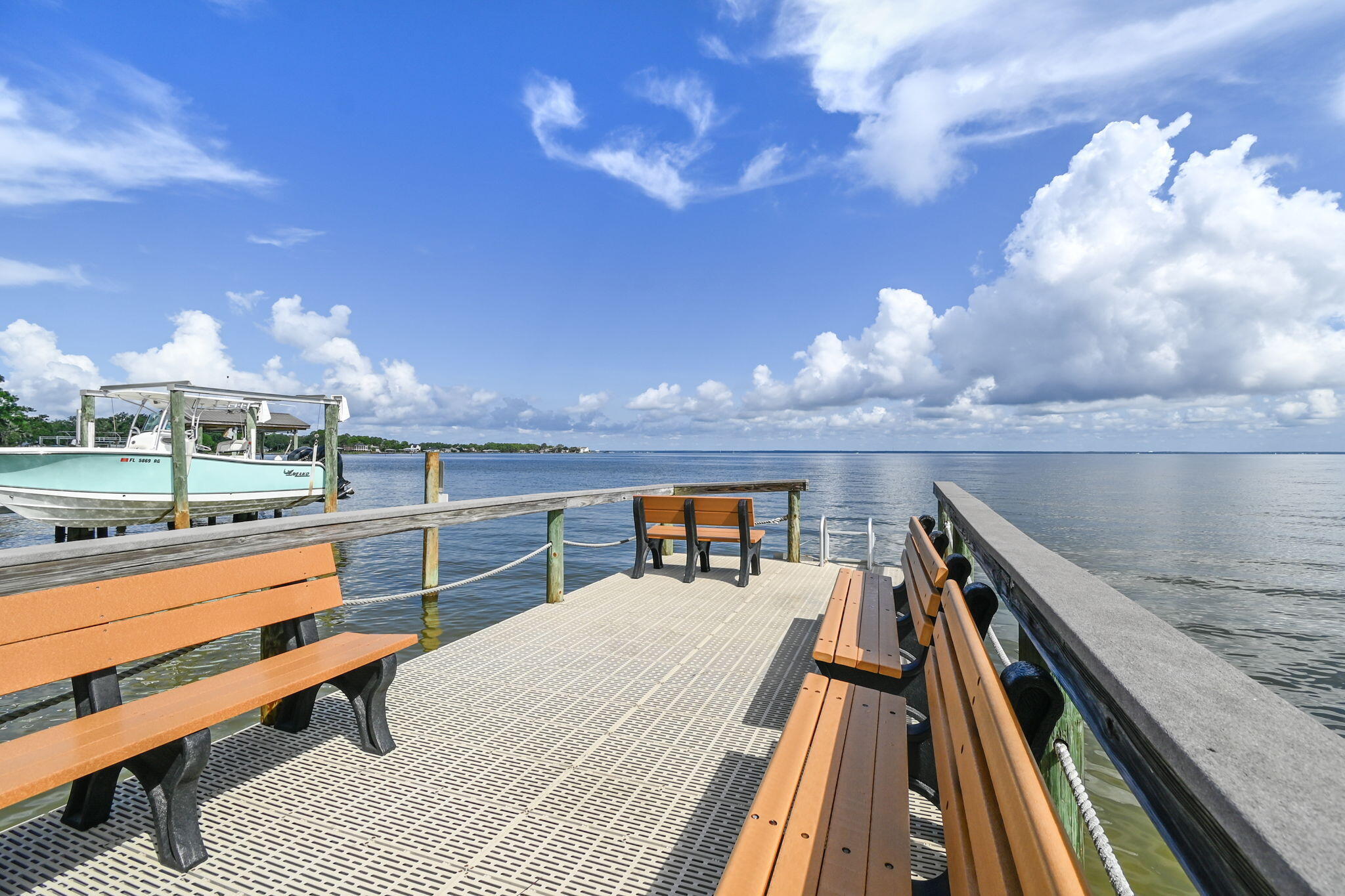 PELICAN BAY - Residential
