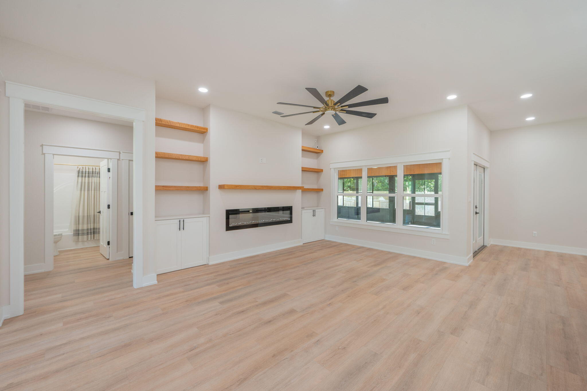 ASHTONS PRESERVE - Residential