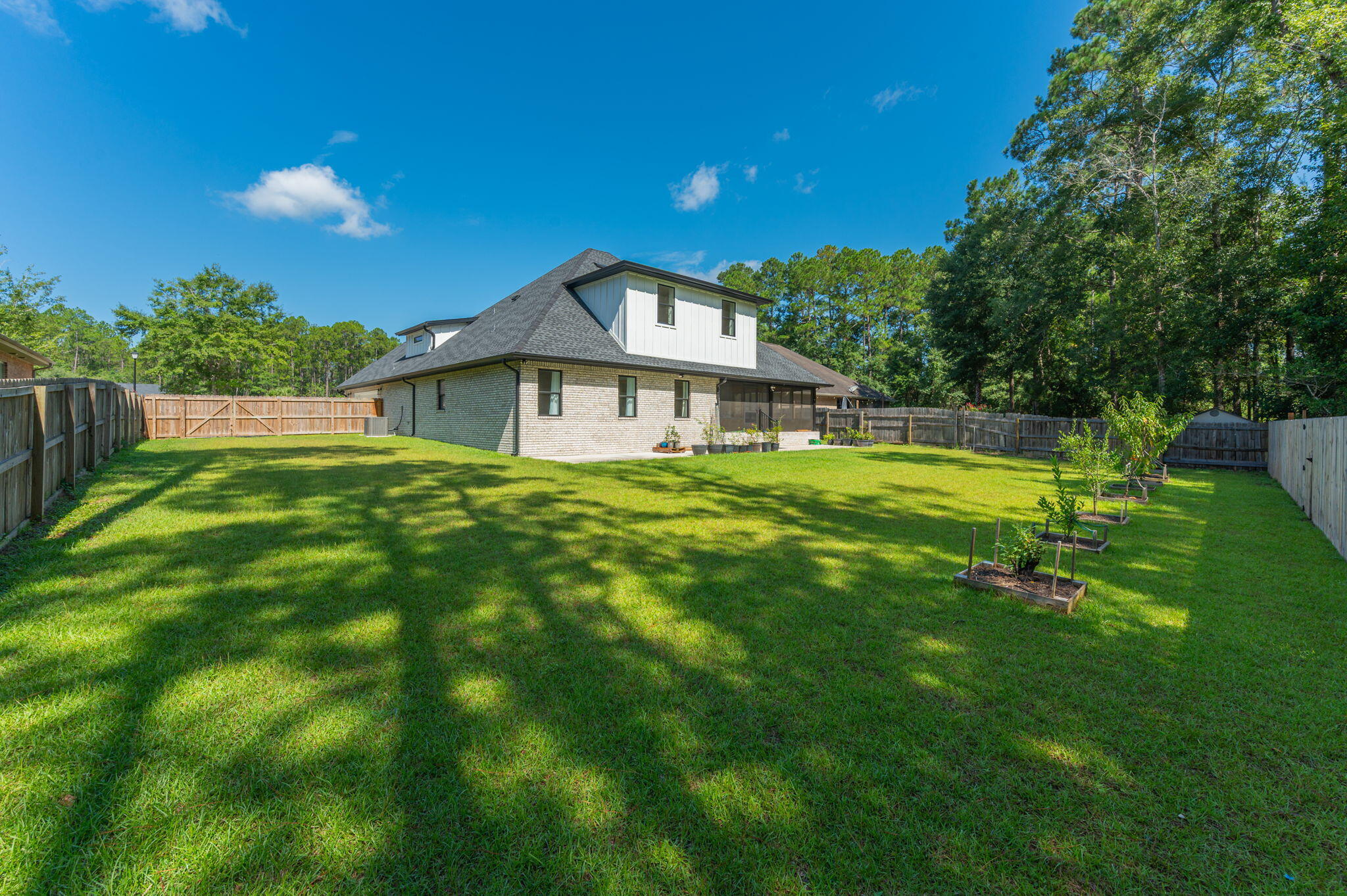 ASHTONS PRESERVE - Residential