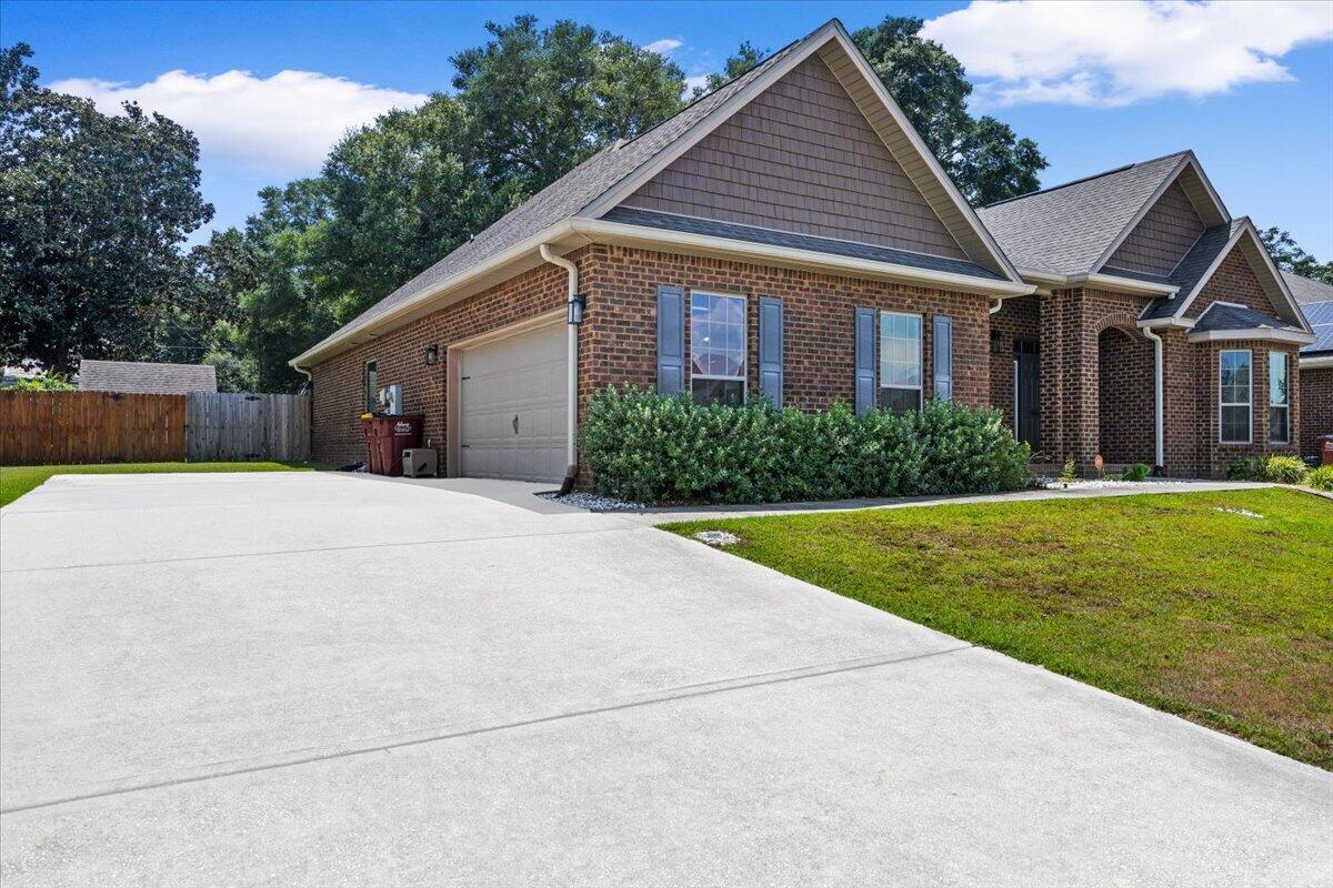 LIBERTY OAKS - Residential