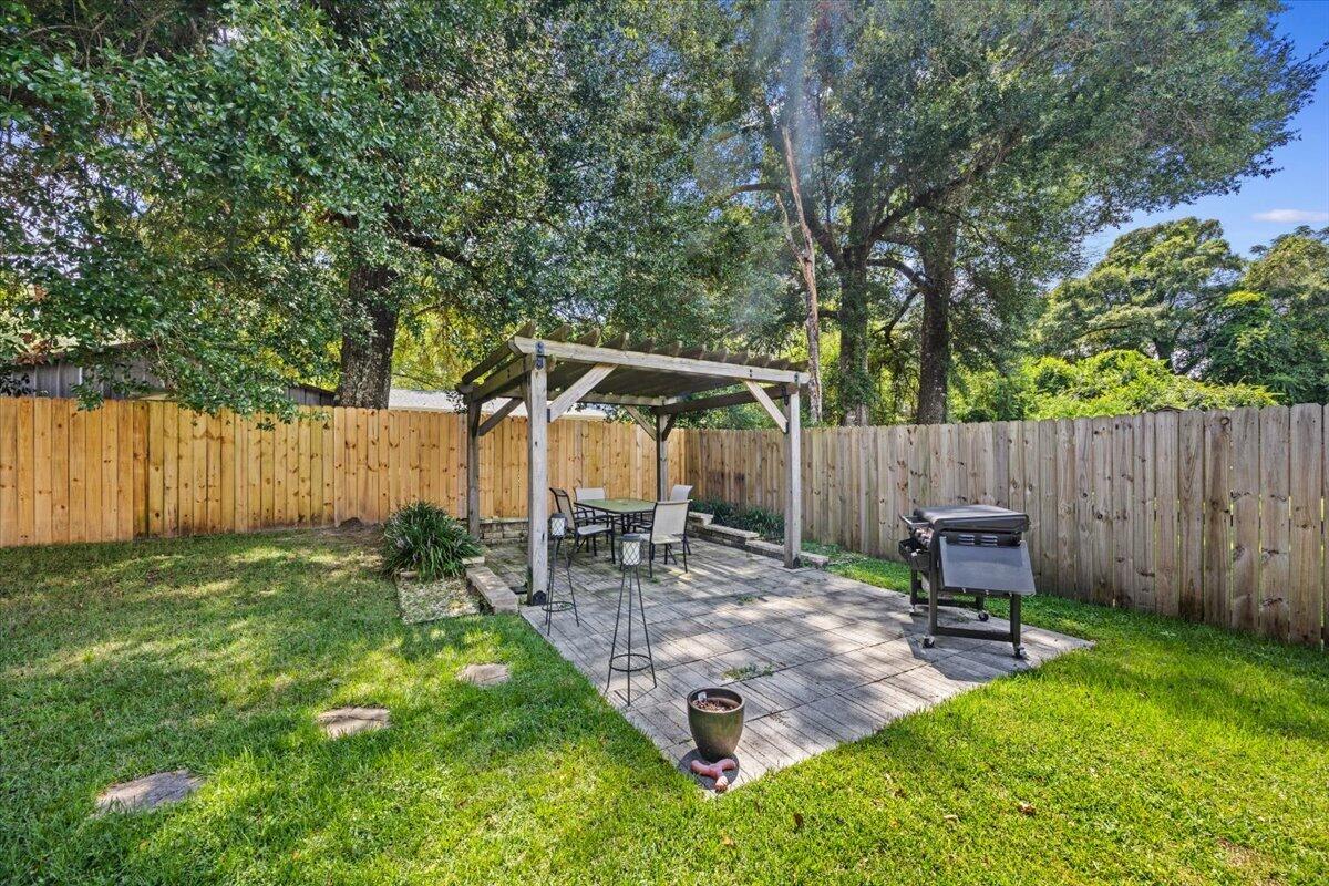 LIBERTY OAKS - Residential