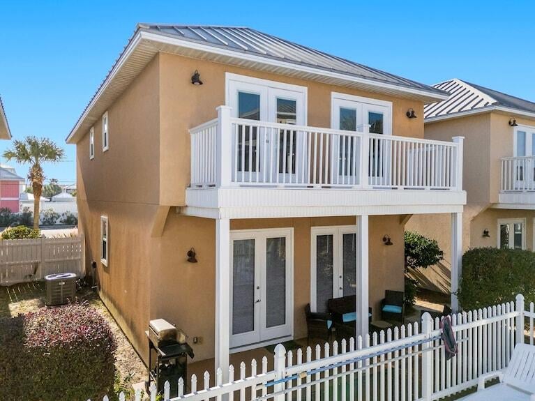 SILVER SANDS BEACH - Residential