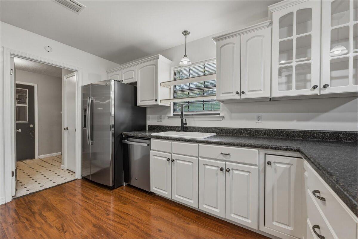 COUNTRY CLUB ESTATES - Residential