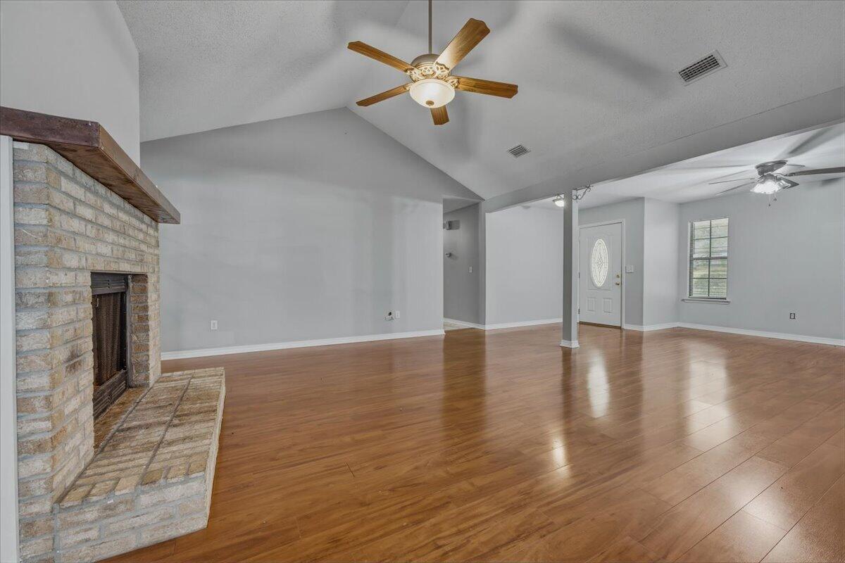 COUNTRY CLUB ESTATES - Residential