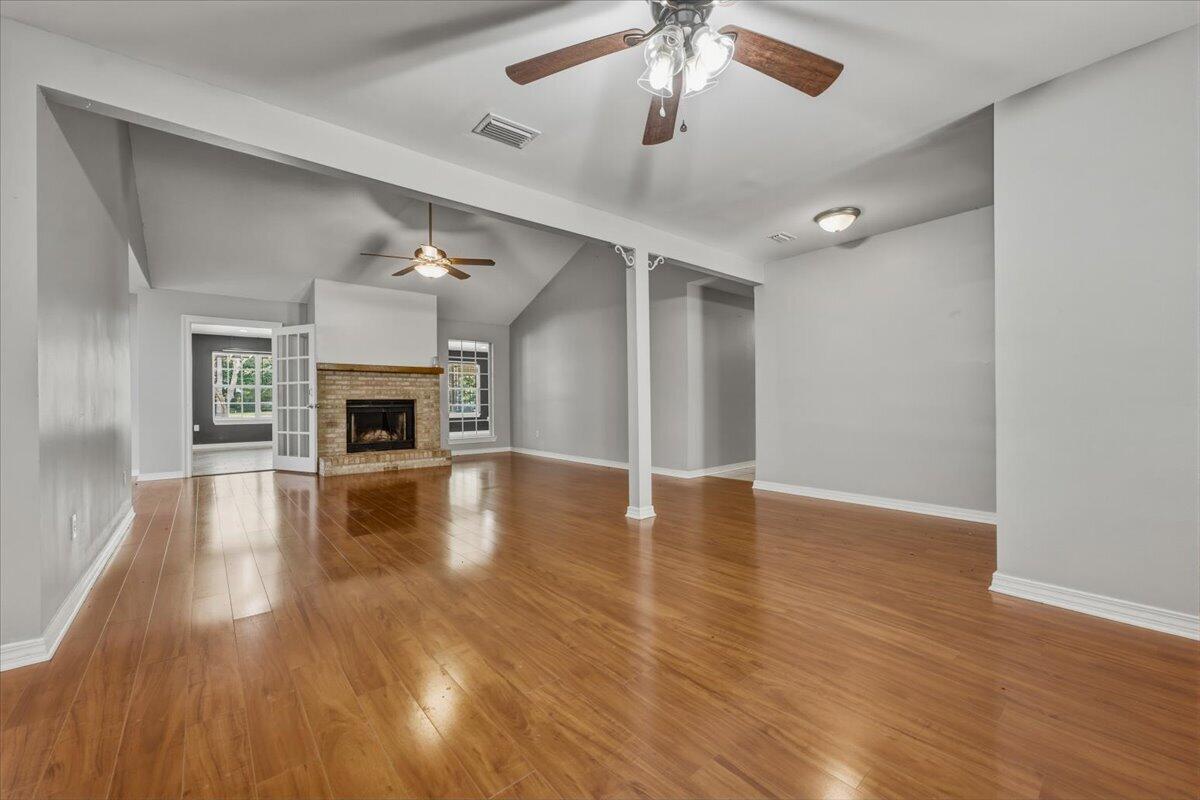 COUNTRY CLUB ESTATES - Residential