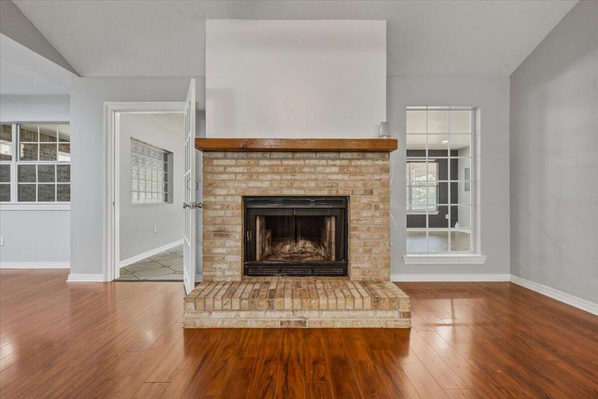 COUNTRY CLUB ESTATES - Residential